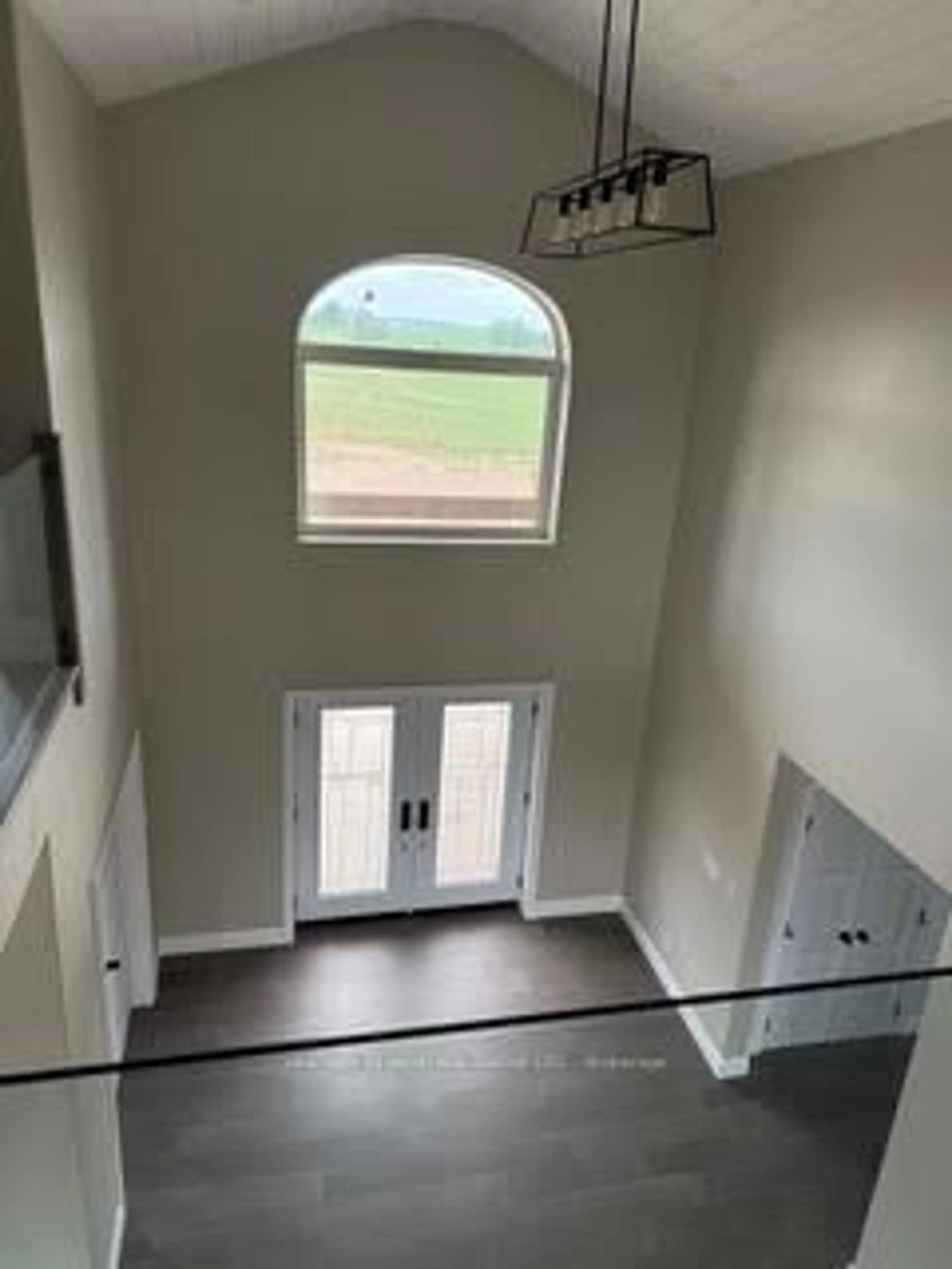 Indoor entryway for 1159 Stewart Line, Cavan Monaghan Ontario L0A 1C0