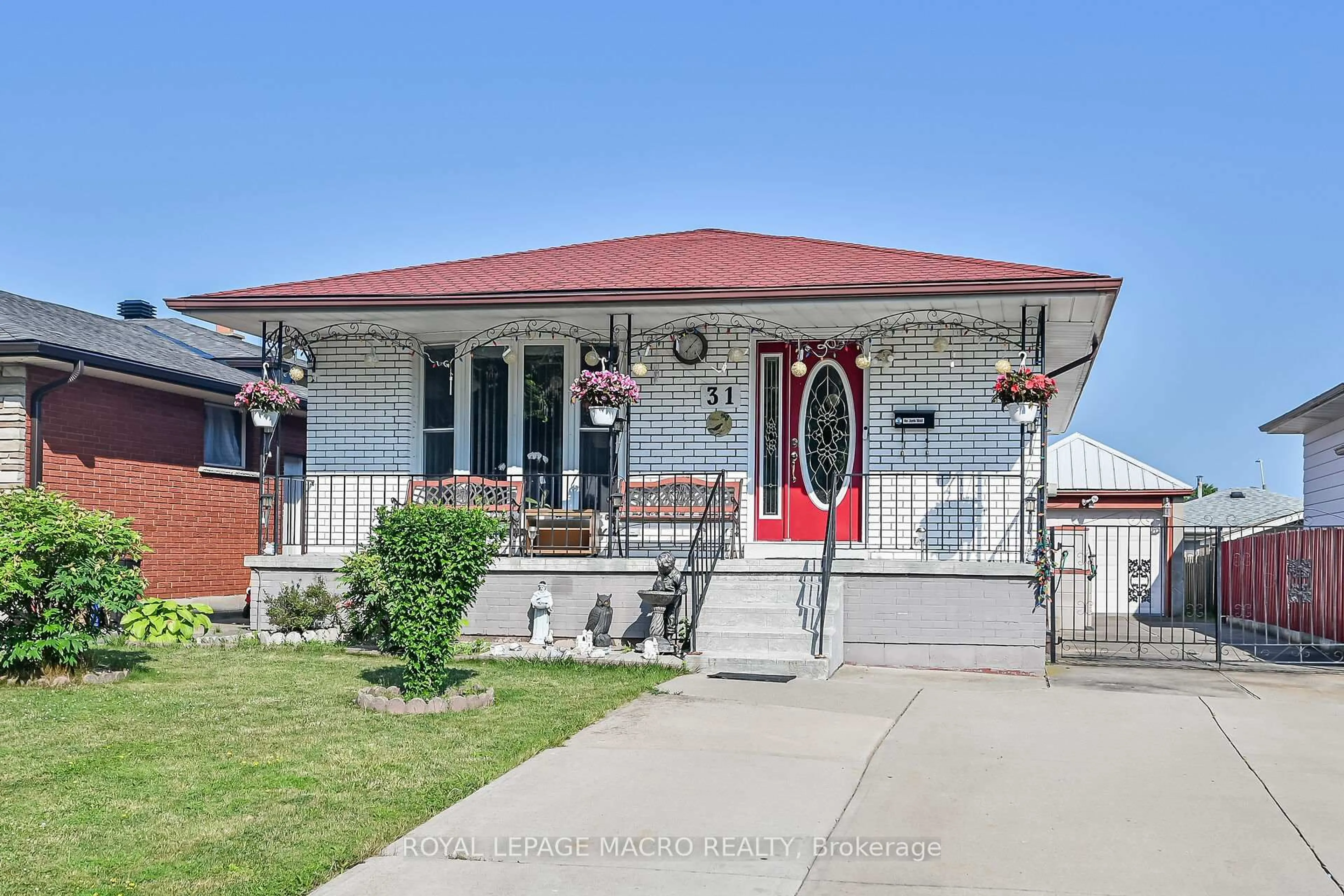 Home with brick exterior material, street for 31 Summercrest Dr, Hamilton Ontario L8K 6G5