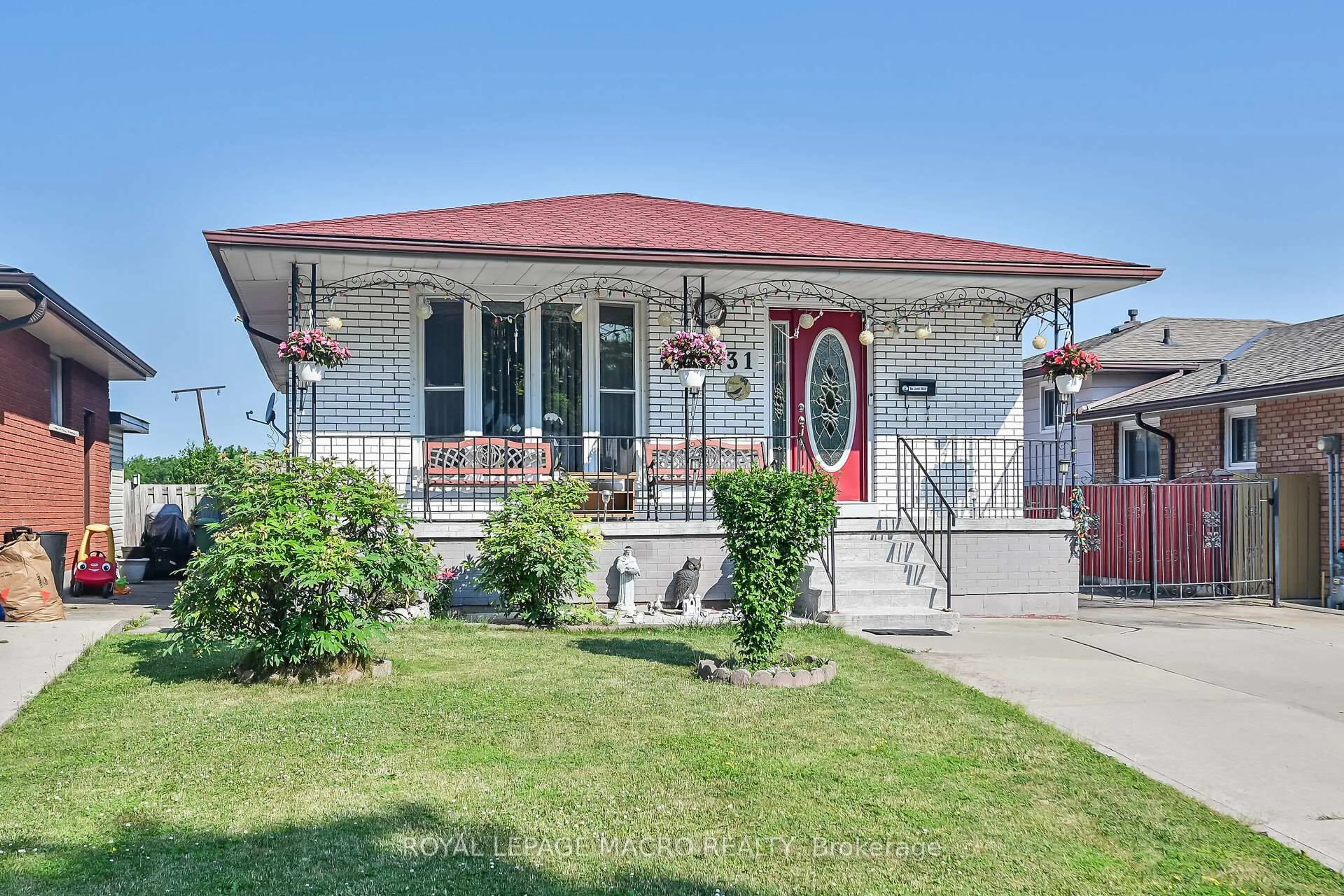 Home with brick exterior material, street for 31 Summercrest Dr, Hamilton Ontario L8K 6G5
