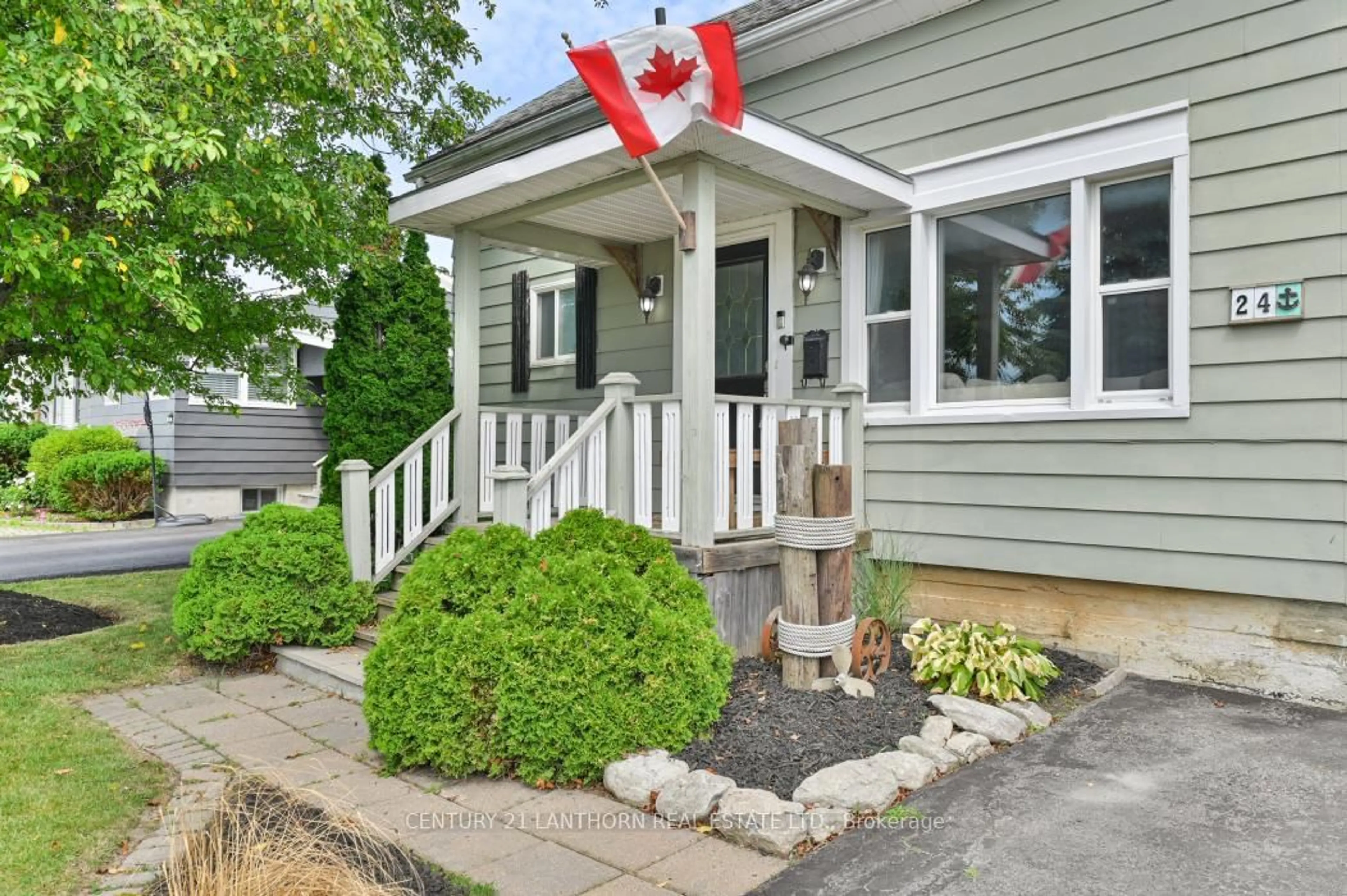 Home with vinyl exterior material, street for 24 Parker St, Belleville Ontario K8P 1C8