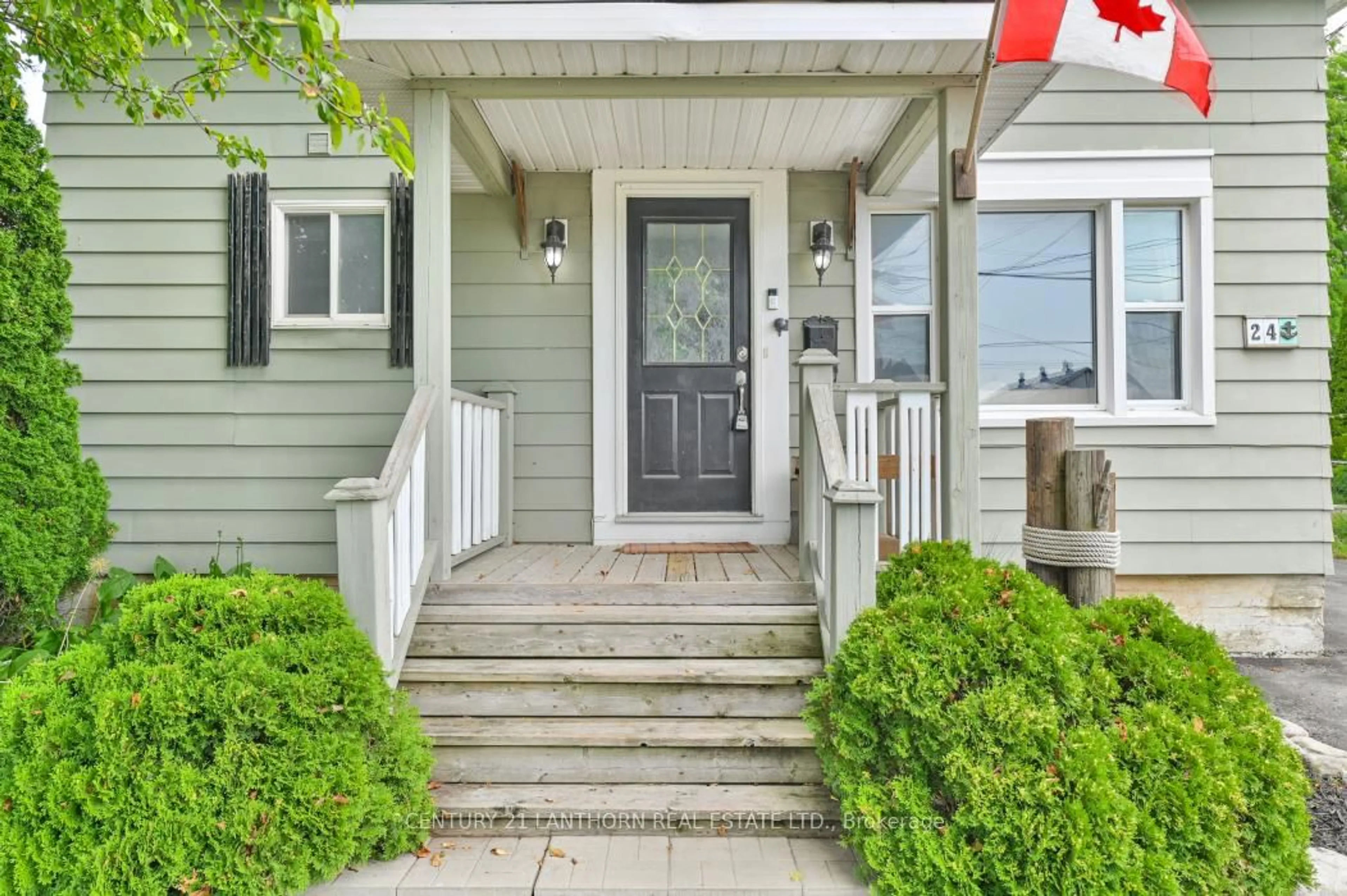 Indoor entryway for 24 Parker St, Belleville Ontario K8P 1C8