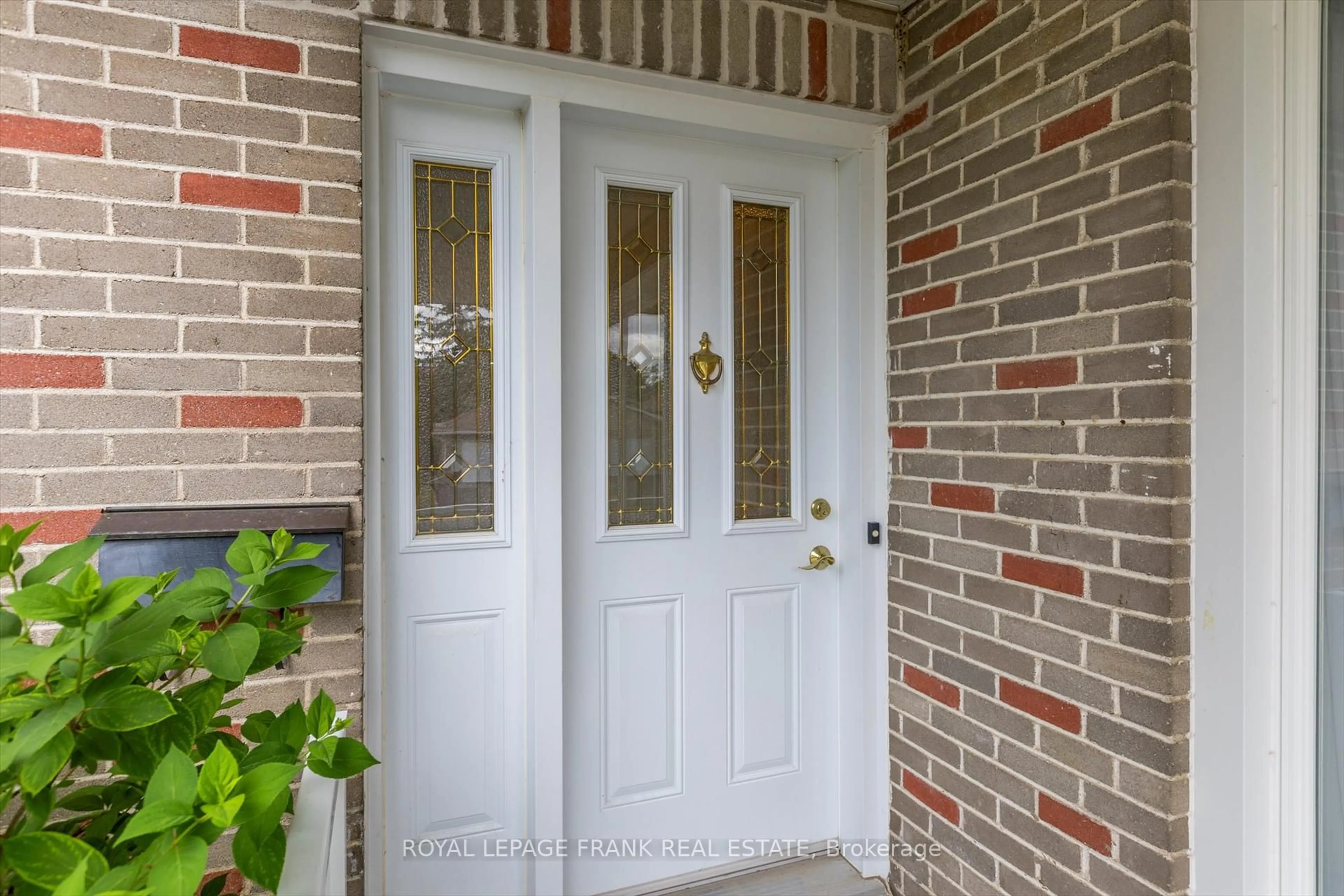 Indoor entryway for 812 Schneider Pl, Peterborough North Ontario K9H 5S5