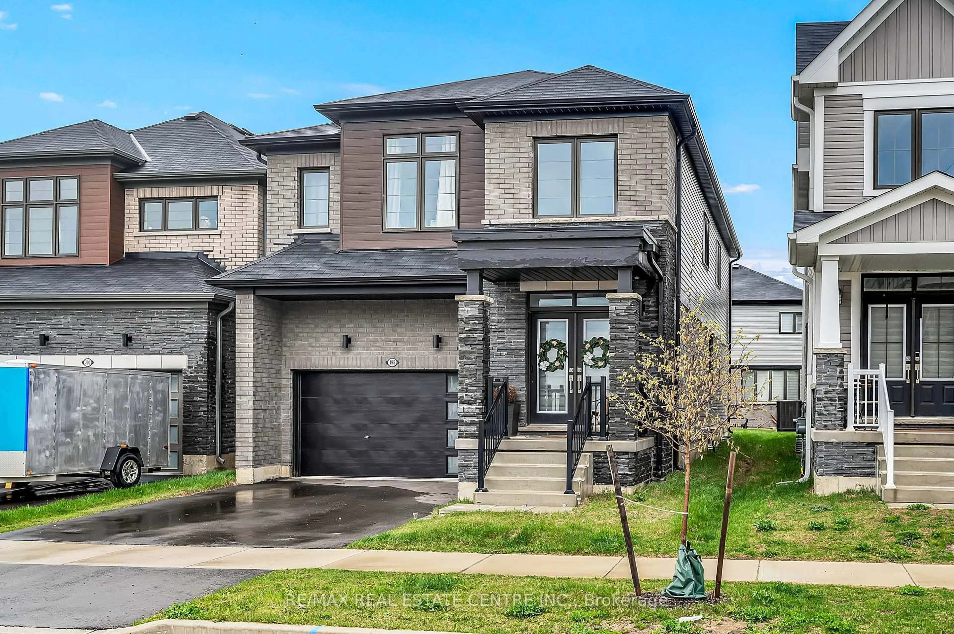 Home with brick exterior material, street for 198 Whithorn Cres, Haldimand Ontario N3W 0C9