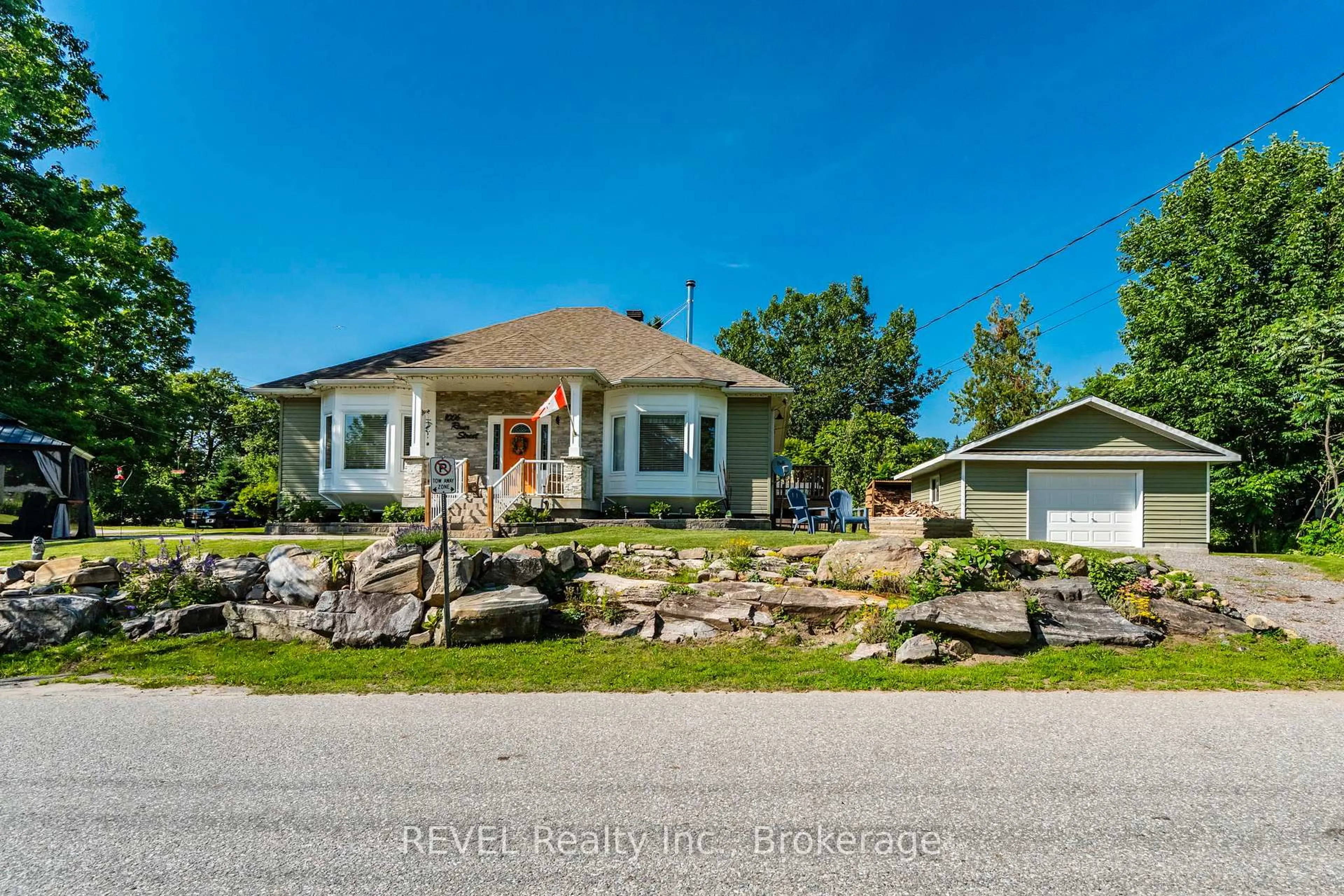 Unknown for 1006 River St, Muskoka Lakes Ontario P0C 1A0