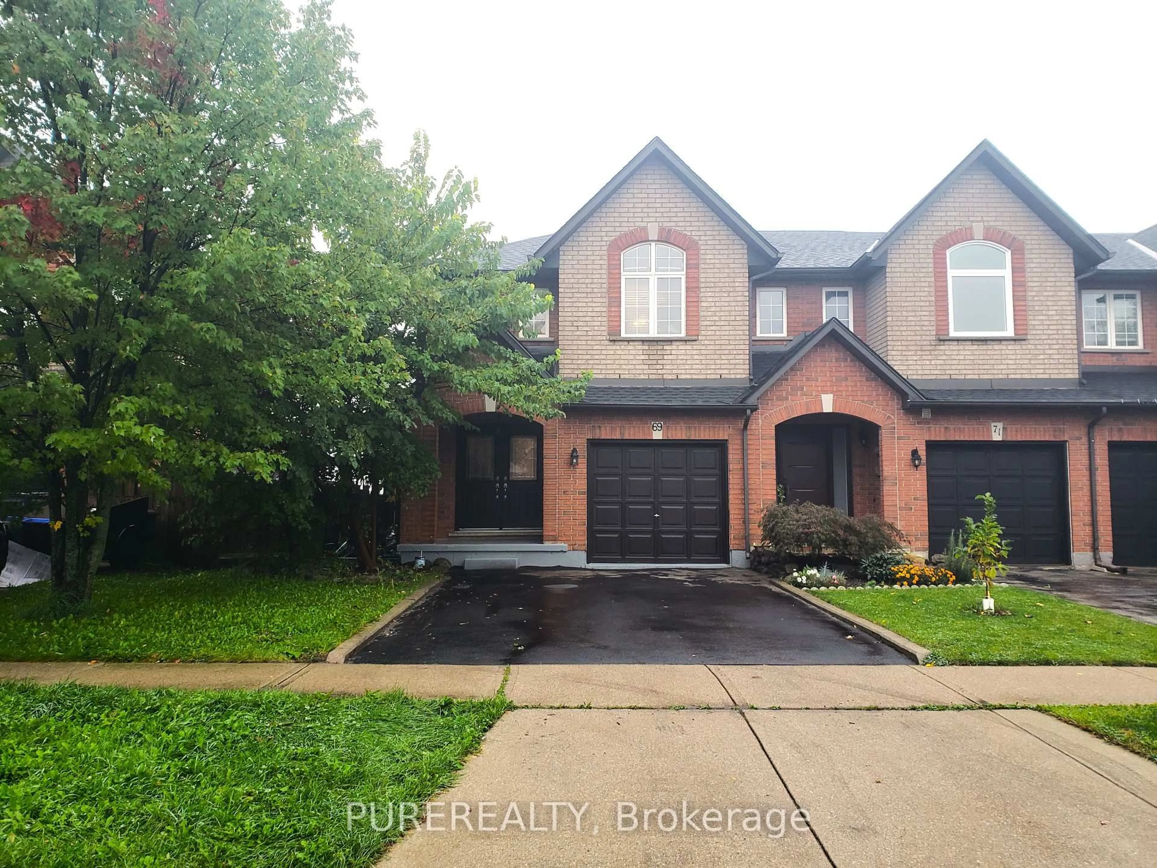 Home with brick exterior material, street for 69 Shadyglen Dr, Hamilton Ontario L8J 3W8