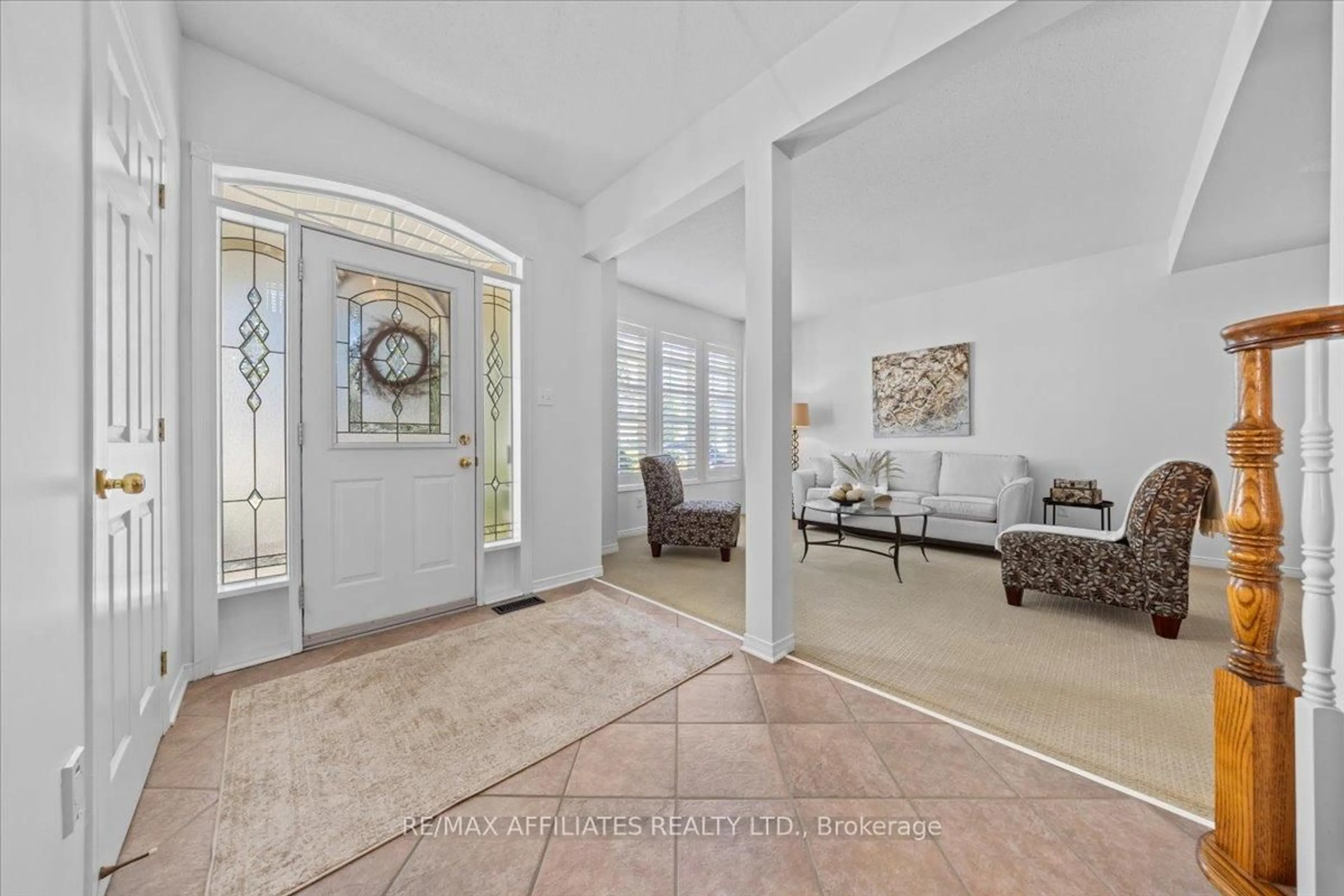 Indoor entryway for 57 Insmill Cres, Ottawa Ontario K2T 1G4