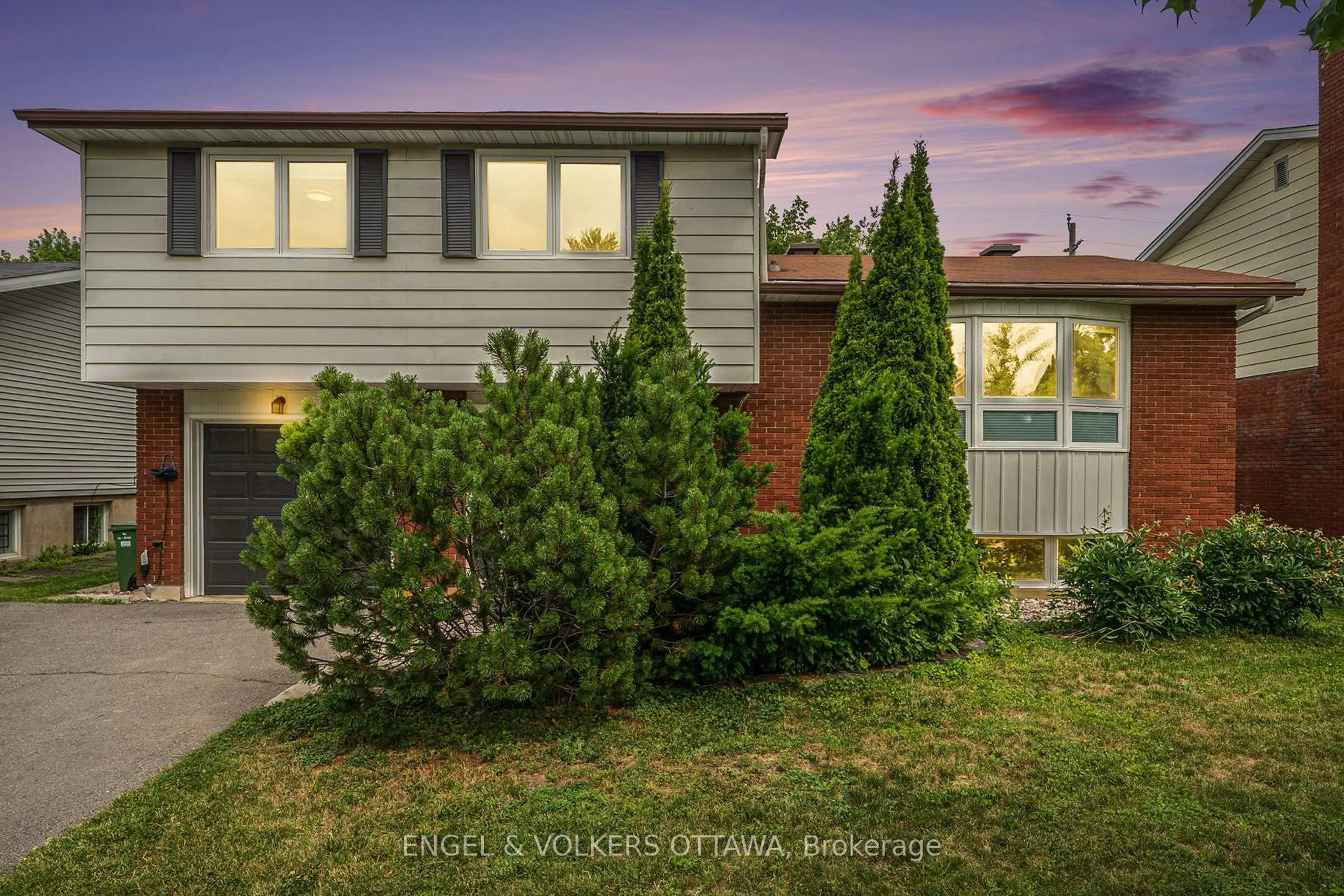 Unknown for 1841 Lorraine Ave, Ottawa Ontario K1H 6Z7