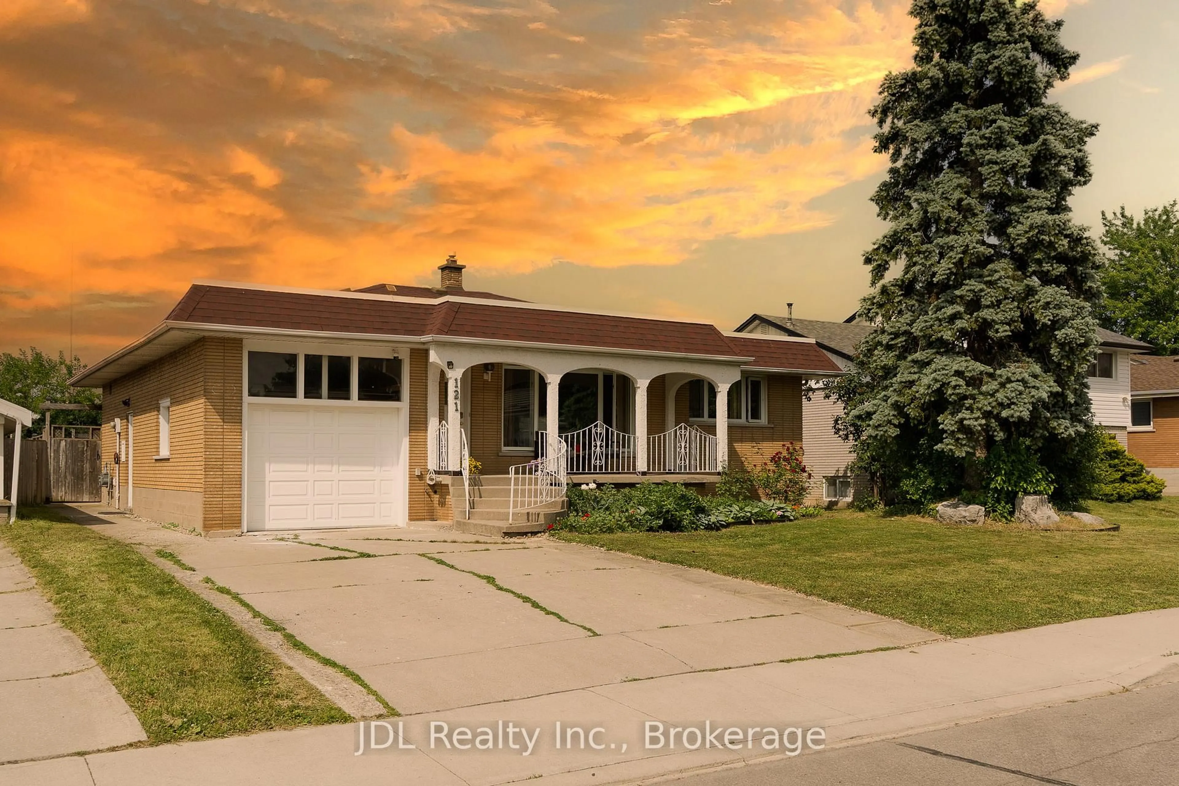 Unknown for 121 Delmar Dr, Hamilton Ontario L9C 1J8