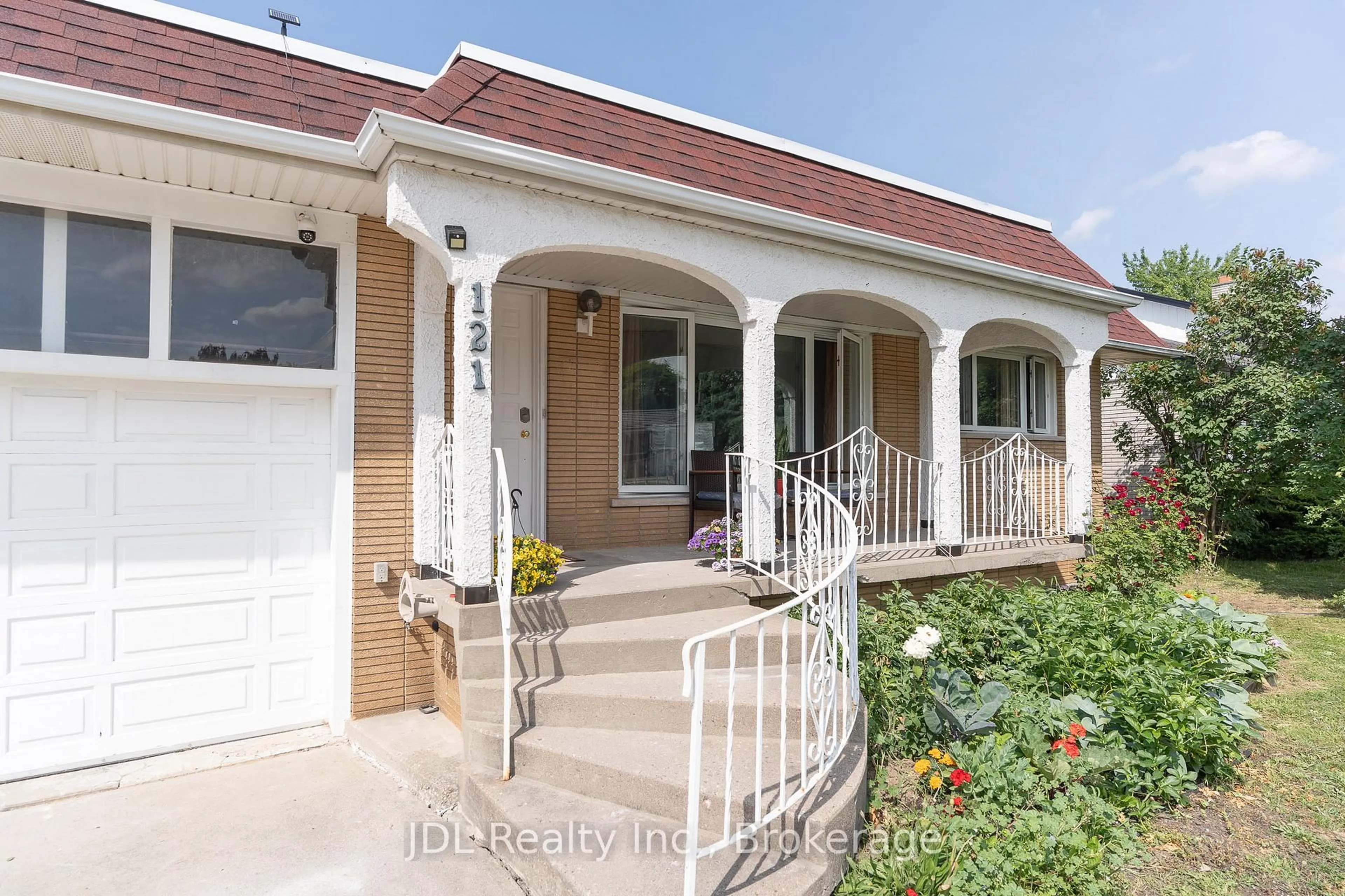 Unknown for 121 Delmar Dr, Hamilton Ontario L9C 1J8