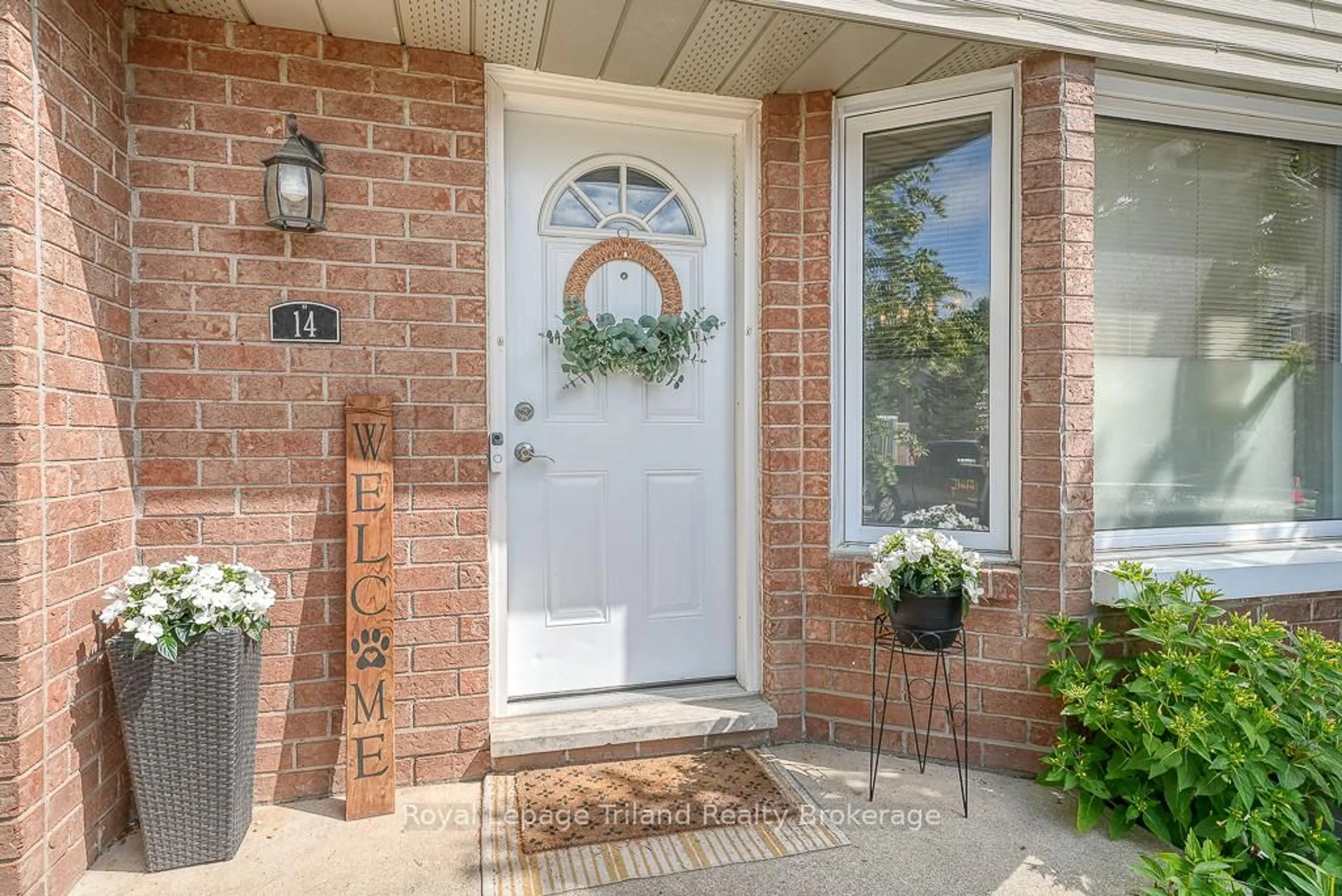 Indoor entryway for 10 Dufferin St #14, Norwich Ontario N0J 1P0