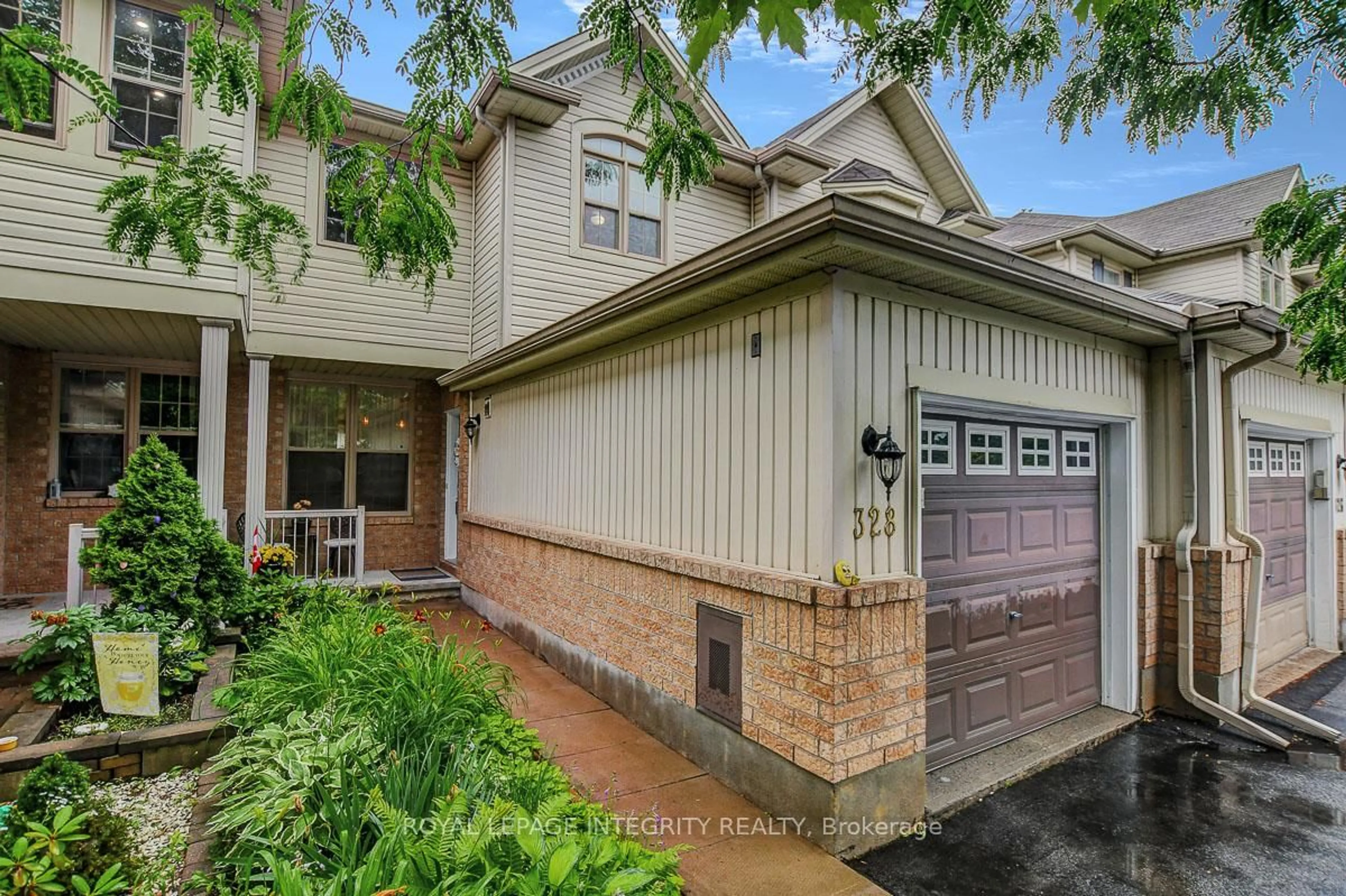 Home with brick exterior material, street for 328 Applecross Cres, Ottawa Ontario K2K 0C4