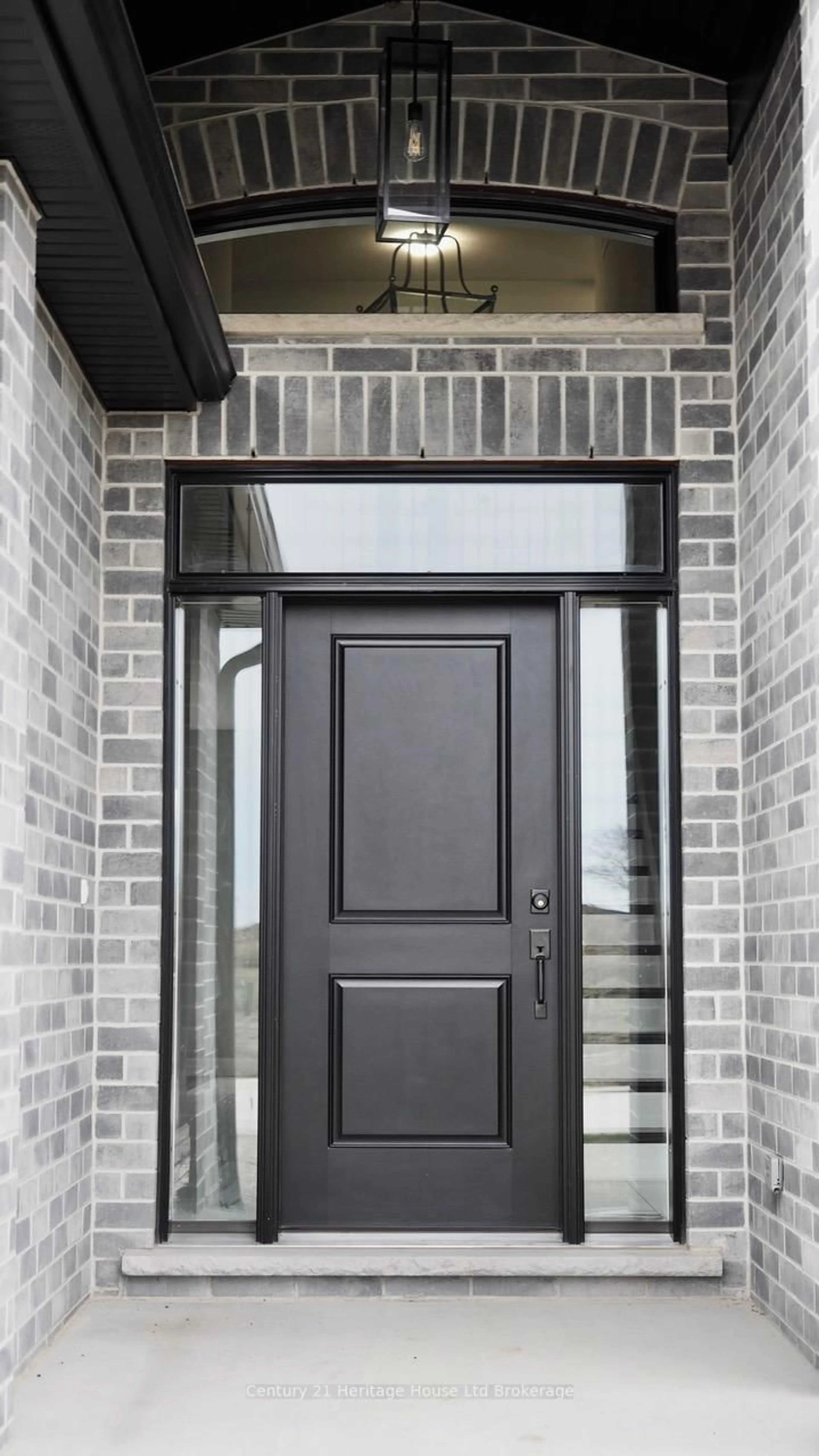 Indoor entryway for 12 SYCAMORE Dr, Tillsonburg Ontario N4G 5S3