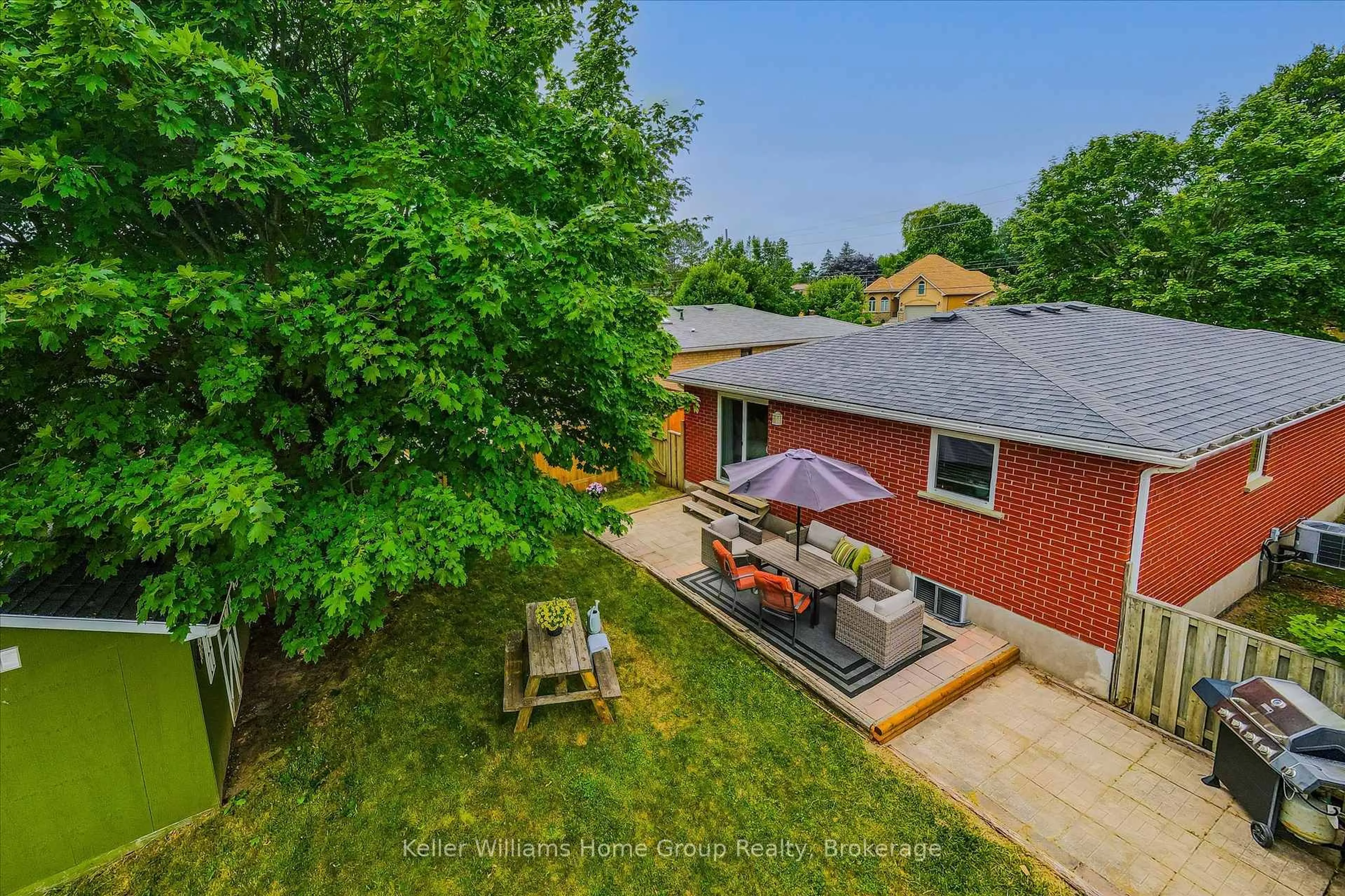 A pic from outside/outdoor area/front of a property/back of a property/a pic from drone, unknown for 61 Eastview Rd, Guelph Ontario N1E 6K5