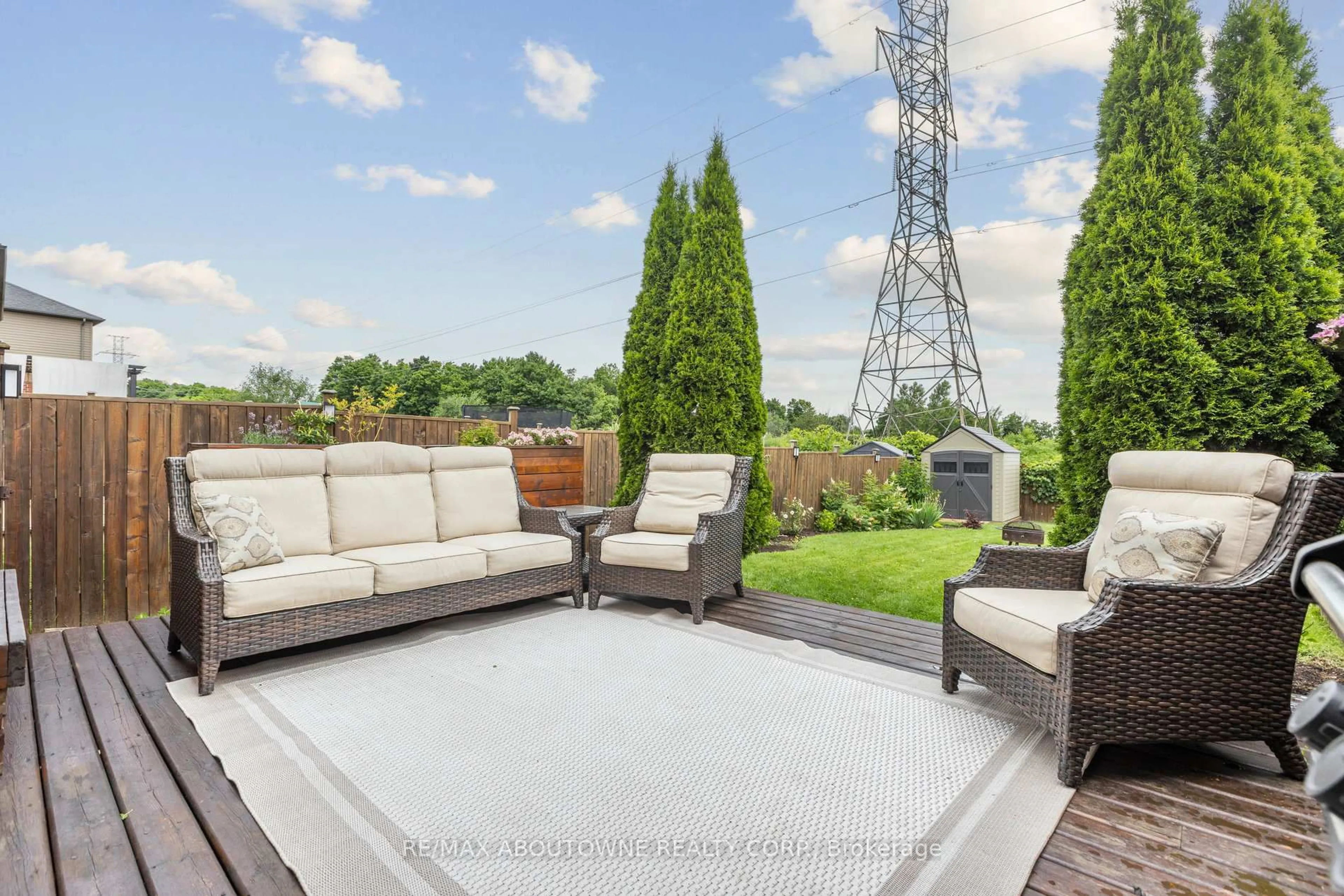 Patio, water/lake/river/ocean view for 46 Gravel Ridge Tr, Kitchener Ontario N2E 0B8