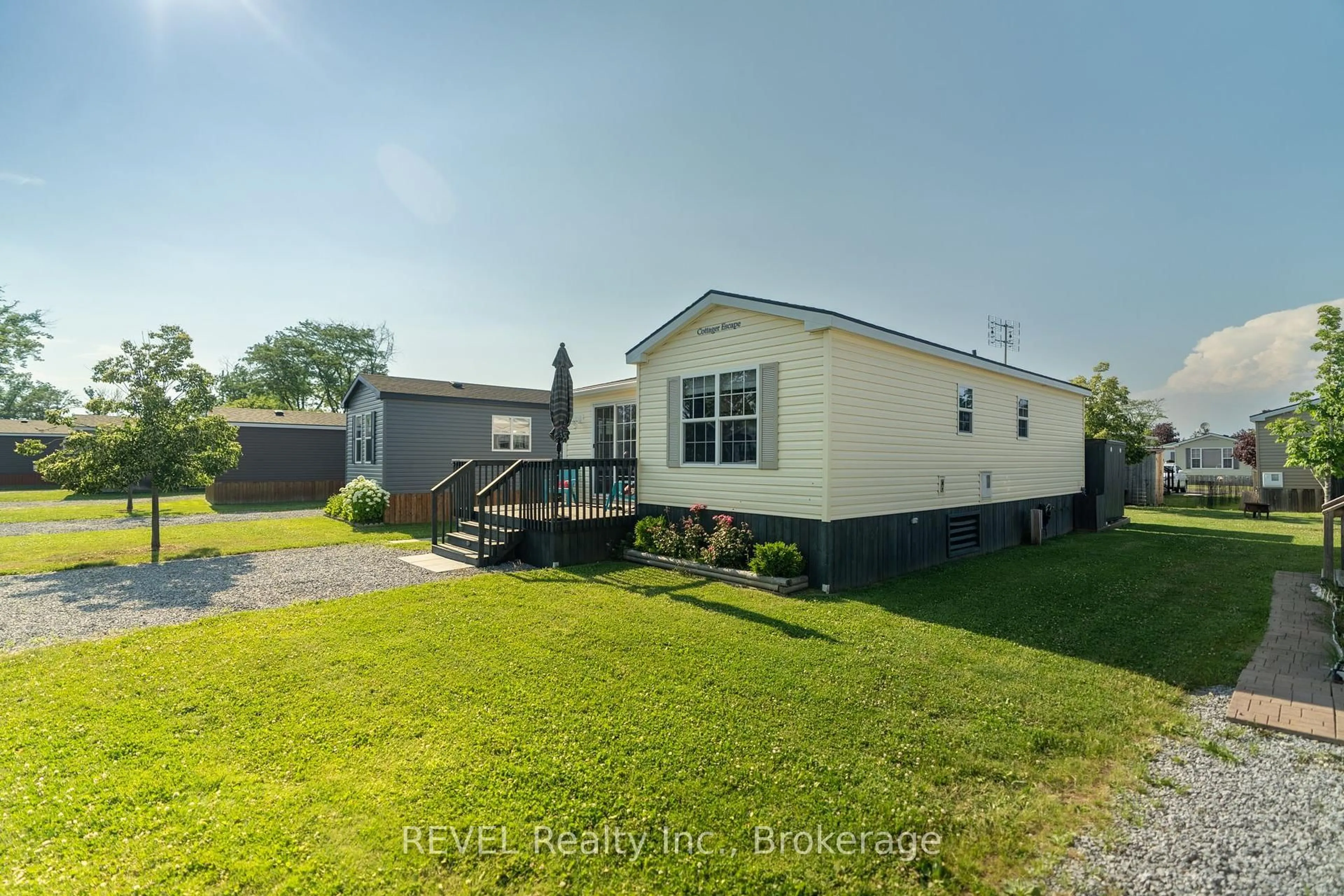 A pic from outside/outdoor area/front of a property/back of a property/a pic from drone, water/lake/river/ocean view for 1501 Line 8 Rd #130, Niagara-on-the-Lake Ontario L0S 1J0
