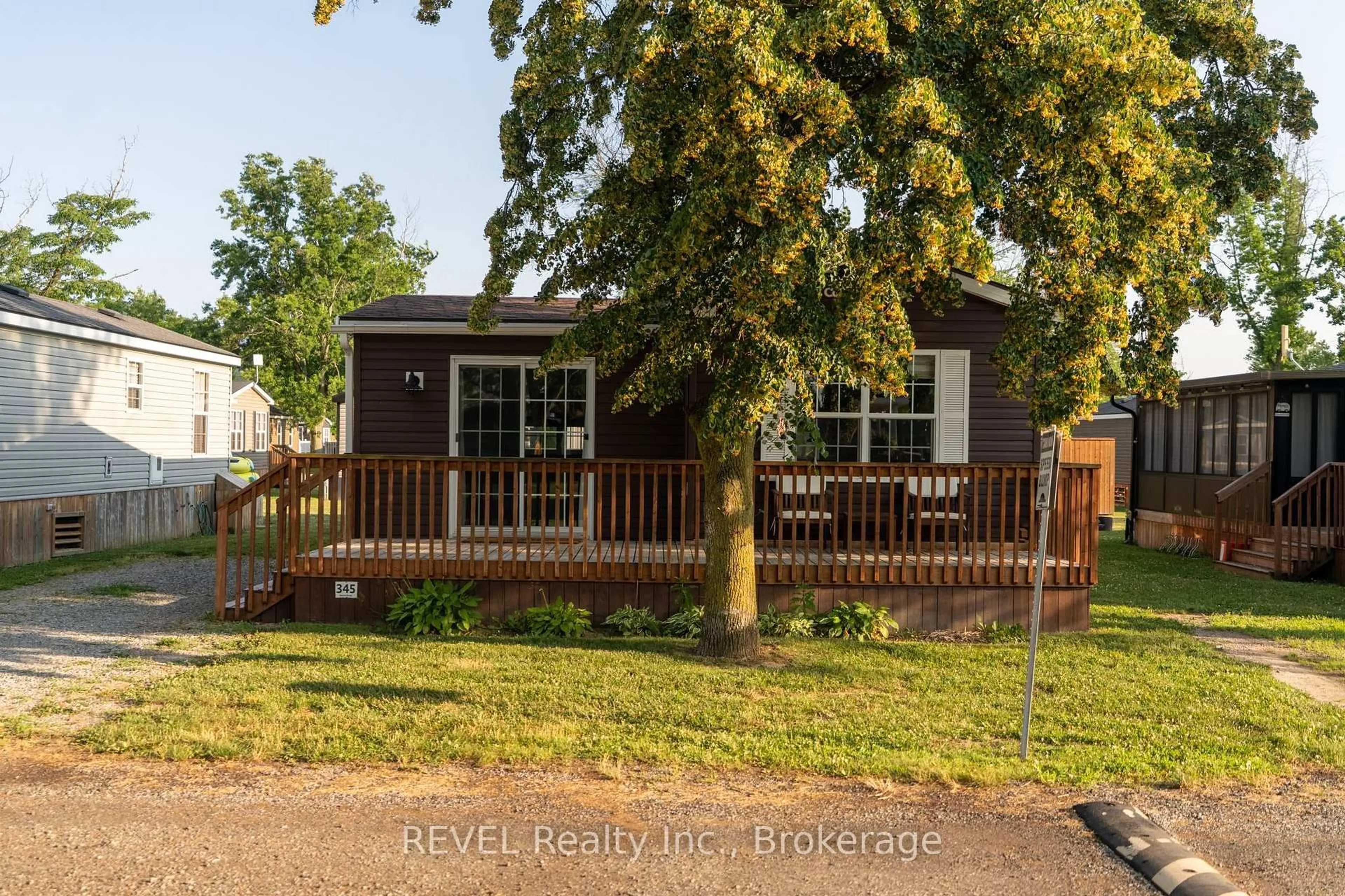 Home with vinyl exterior material, street for 1501 Line 8 Rd #345, Niagara-on-the-Lake Ontario L0S 1J0