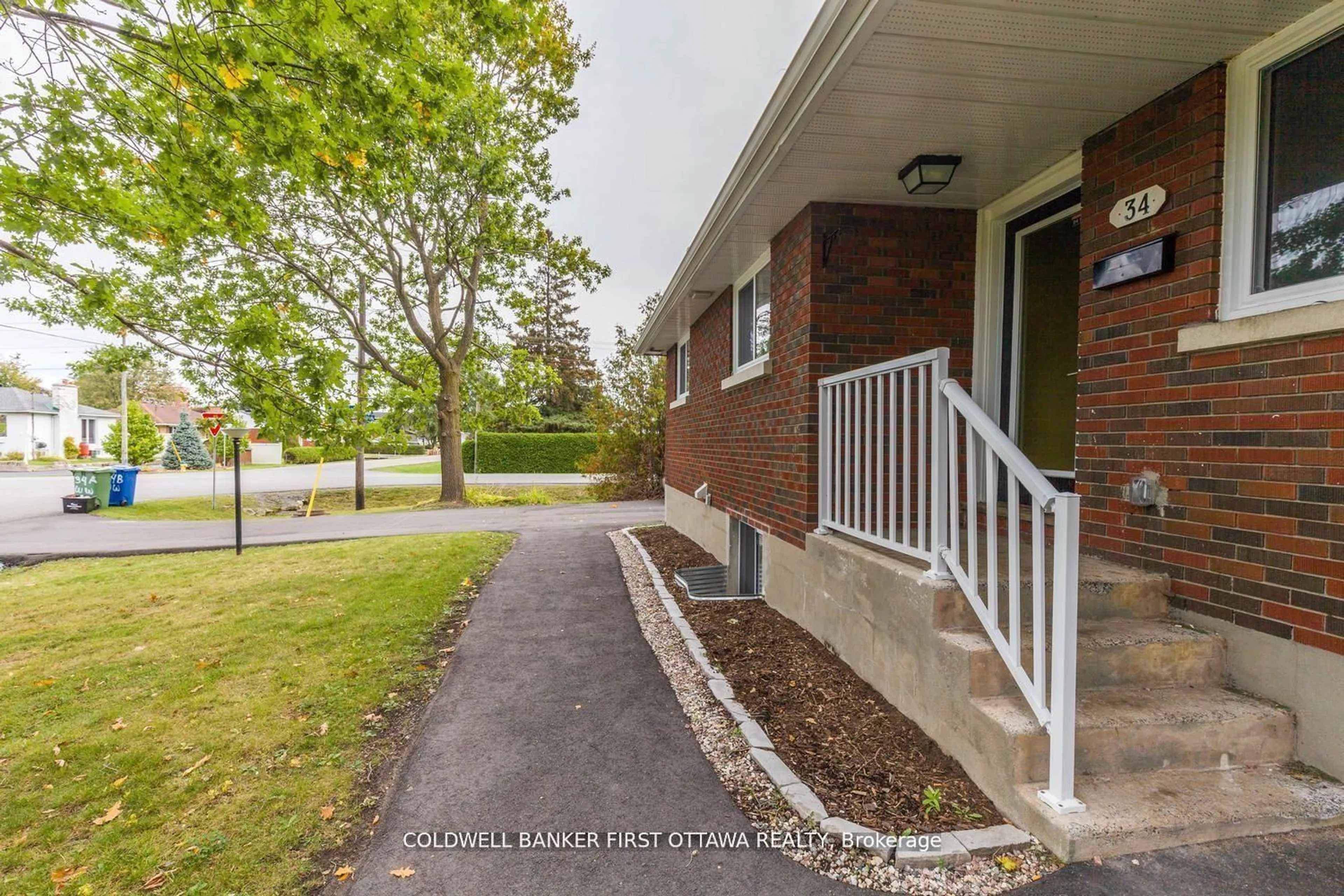 Unknown for 34 WESTWOOD Dr, Ottawa Ontario K2G 2X1