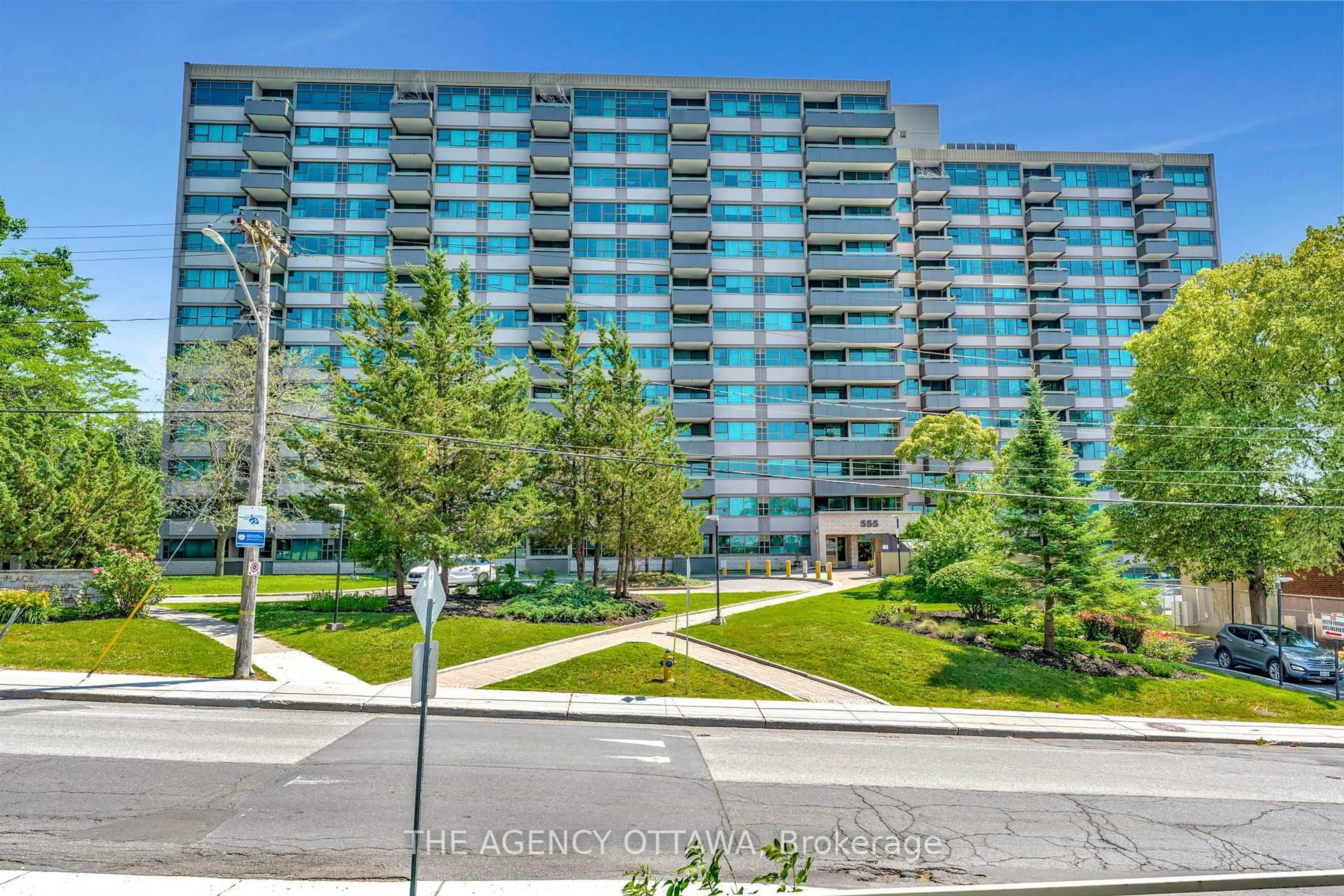 Unknown for 555 Brittany Dr #304, Ottawa Ontario K1K 4C5