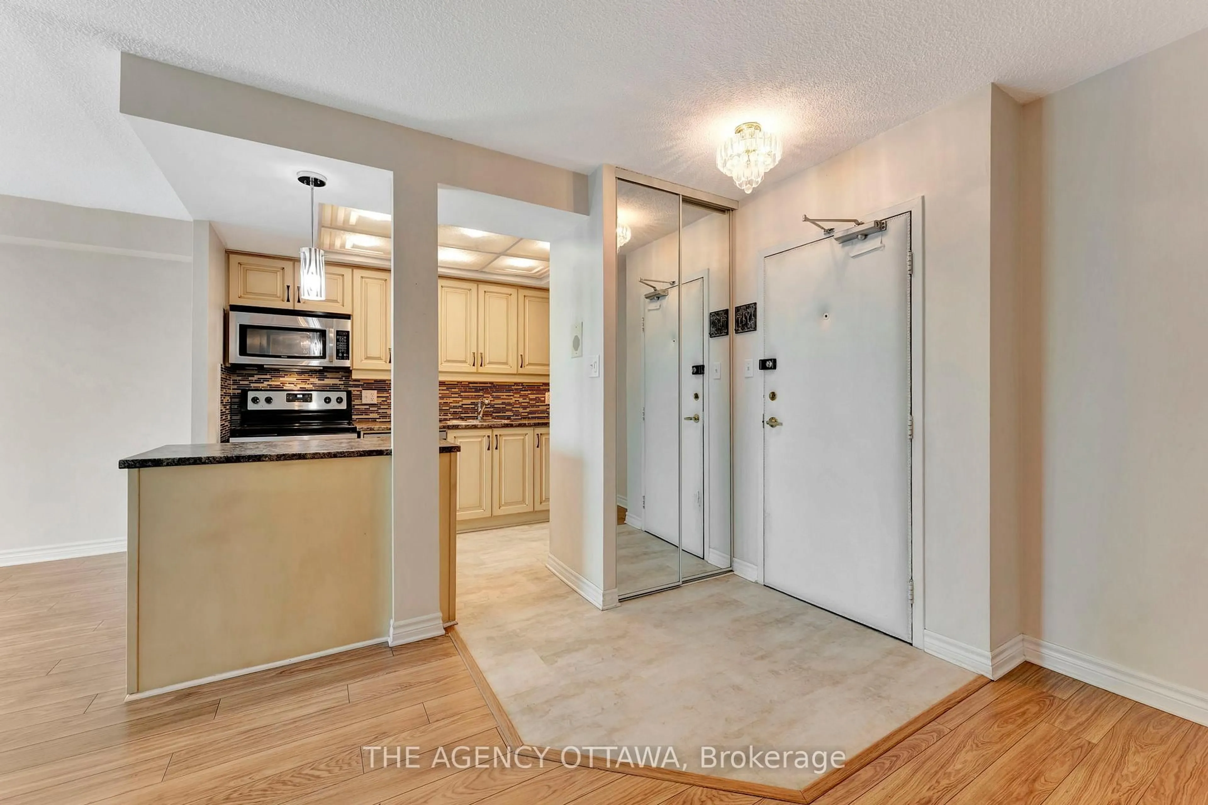Unknown for 555 Brittany Dr #304, Ottawa Ontario K1K 4C5