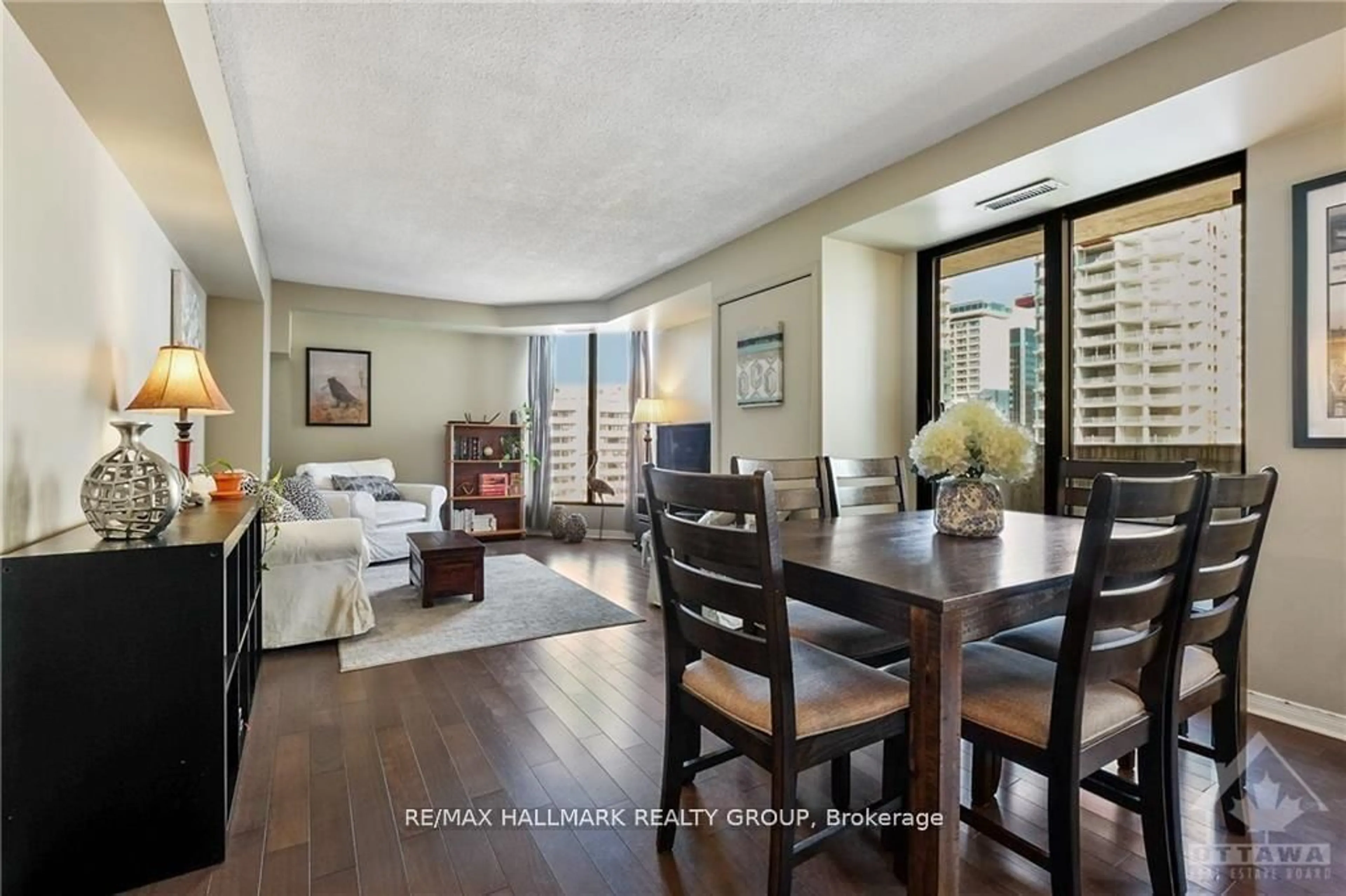 Unknown for 200 Bay St #1102, Ottawa Ontario K1R 7W8