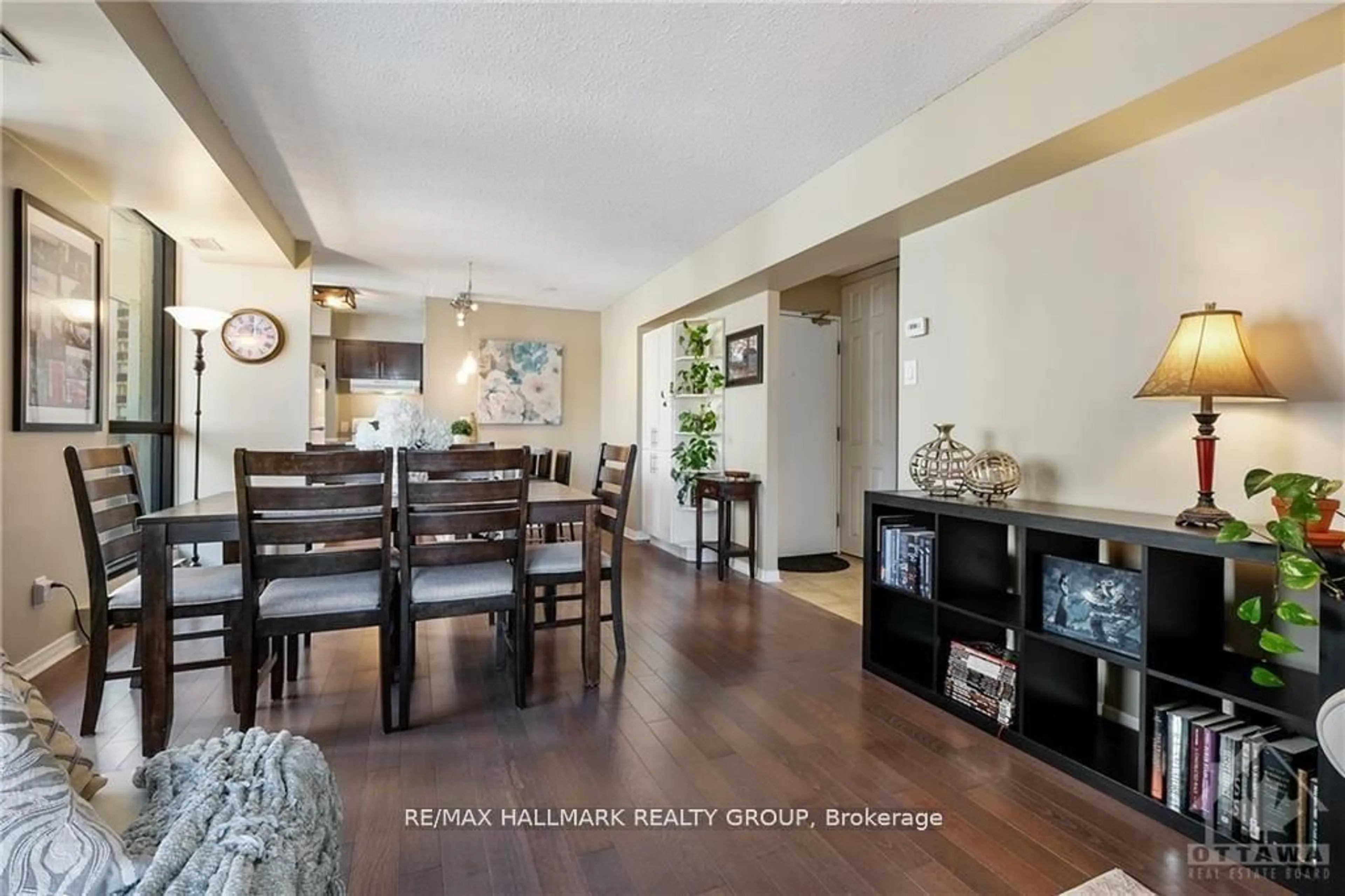 Dining room, unknown for 200 Bay St #1102, Ottawa Ontario K1R 7W8