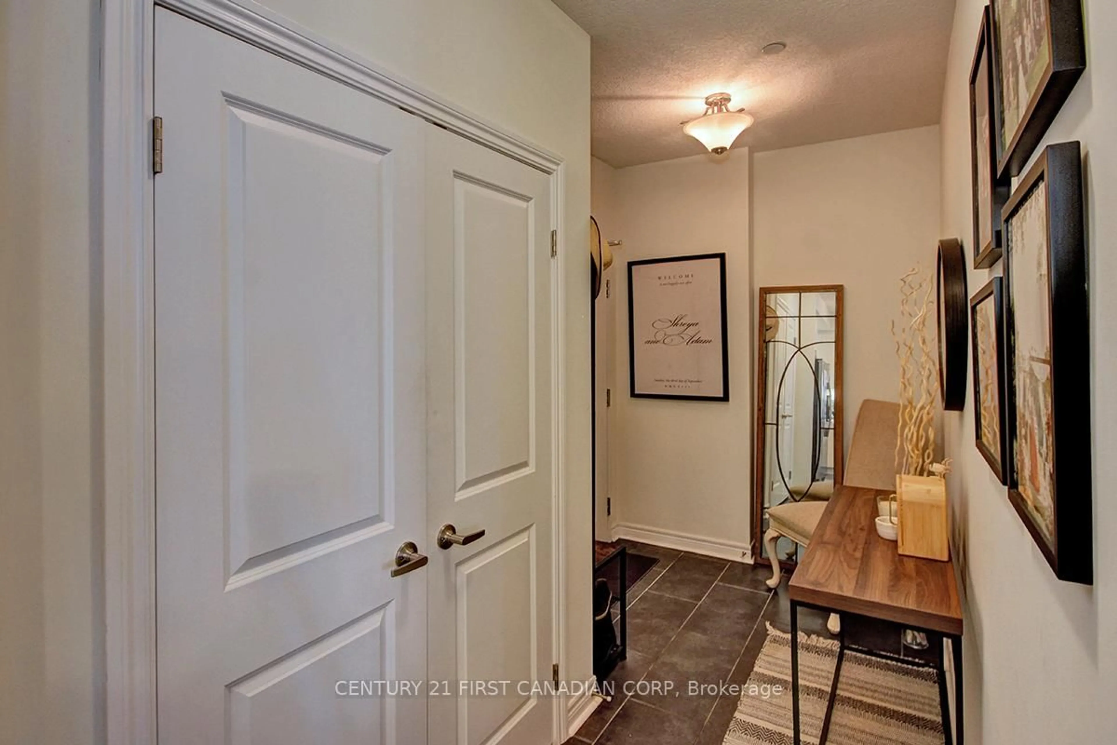 Indoor entryway for 330 Ridout St #1310, London East Ontario N6C 3Z3