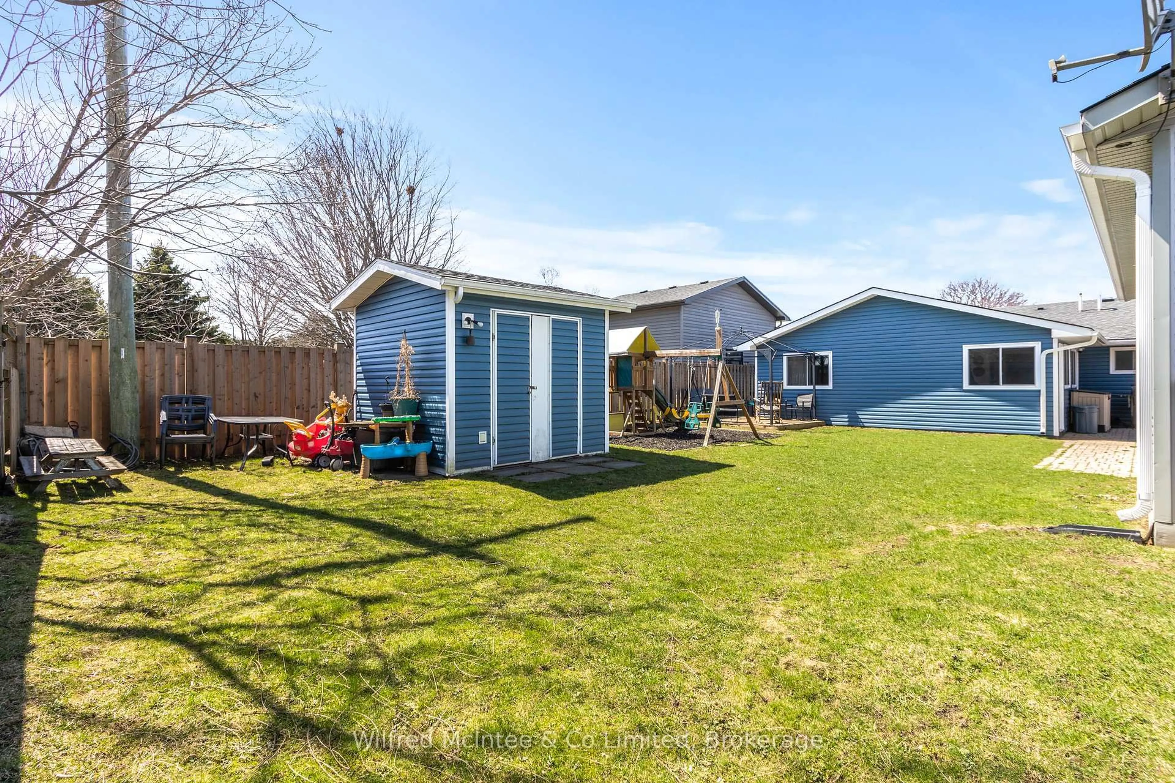 Shed for 335 Bricker St, Saugeen Shores Ontario N0H 2C1