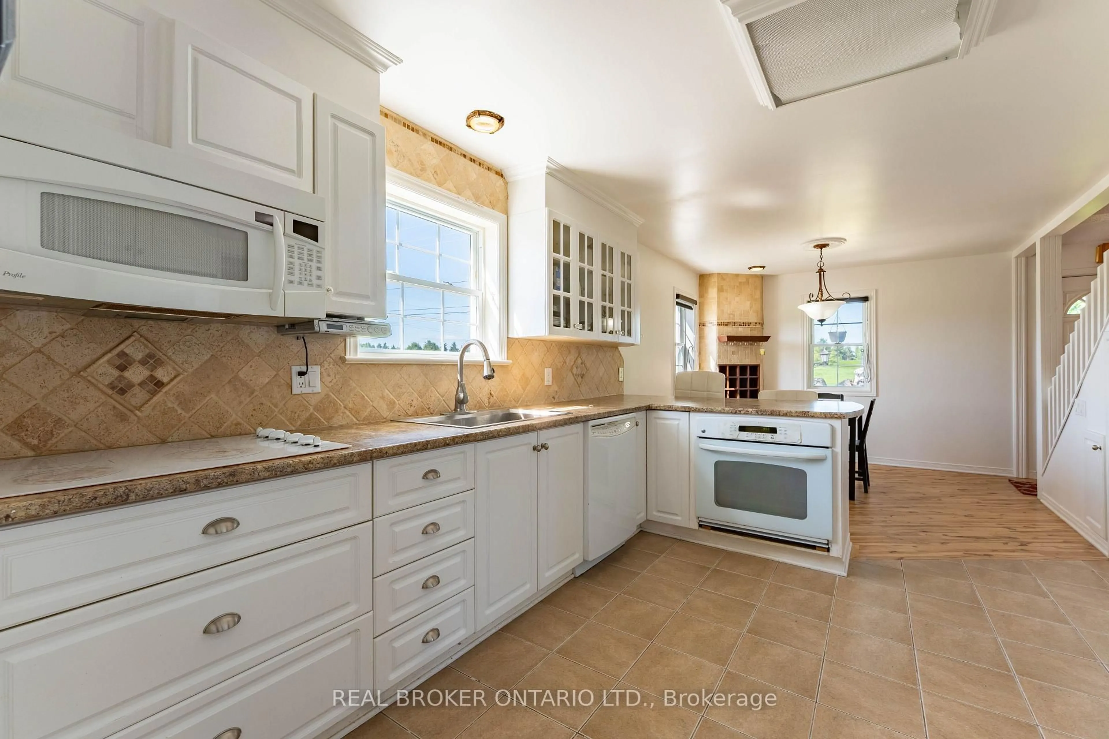 Unknown for 3449 Sarsfield Rd, Sarsfield Ontario K0A 3E0