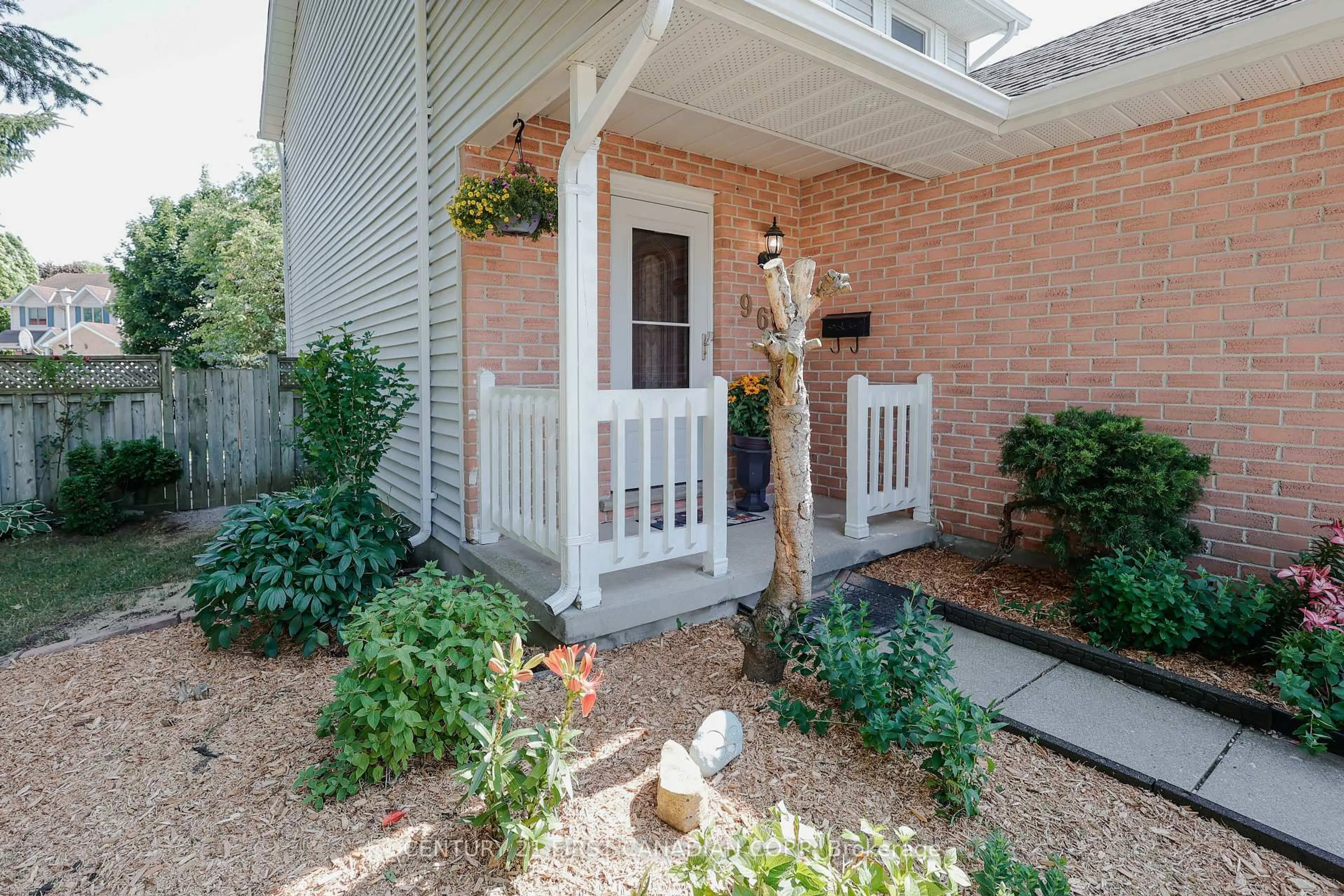 Unknown for 961 Chippewa Dr, London East Ontario N5V 4R2