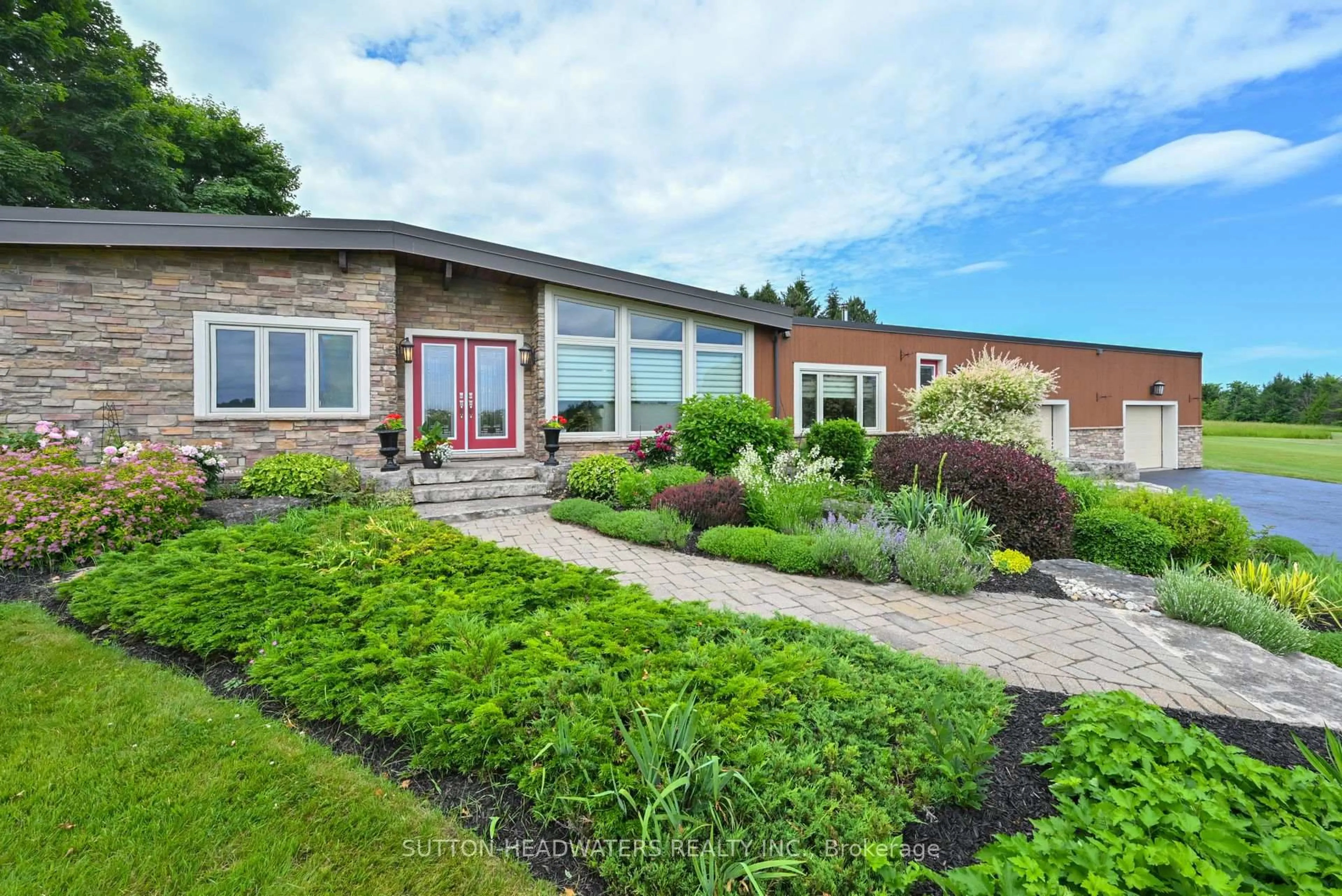 Home with brick exterior material, street for 064349 County Rd 3, East Garafraxa Ontario L9W 7J5