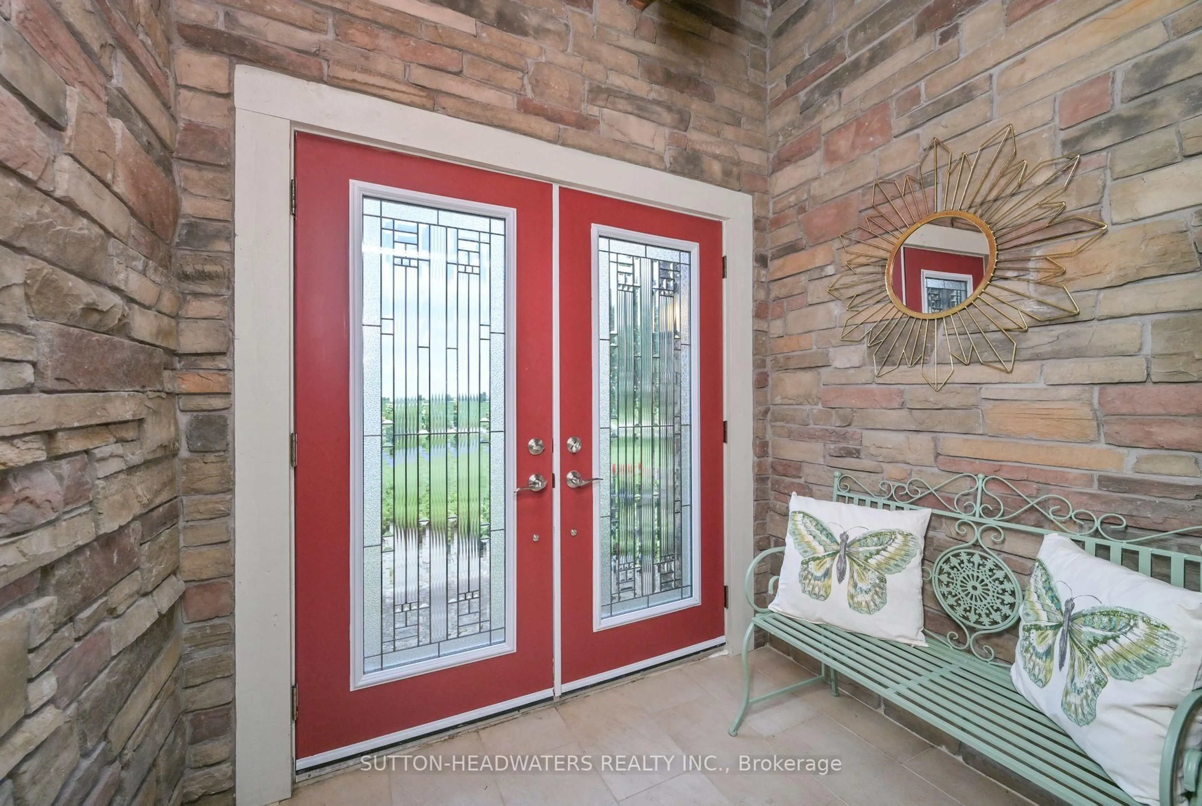 Indoor entryway for 064349 County Rd 3, East Garafraxa Ontario L9W 7J5