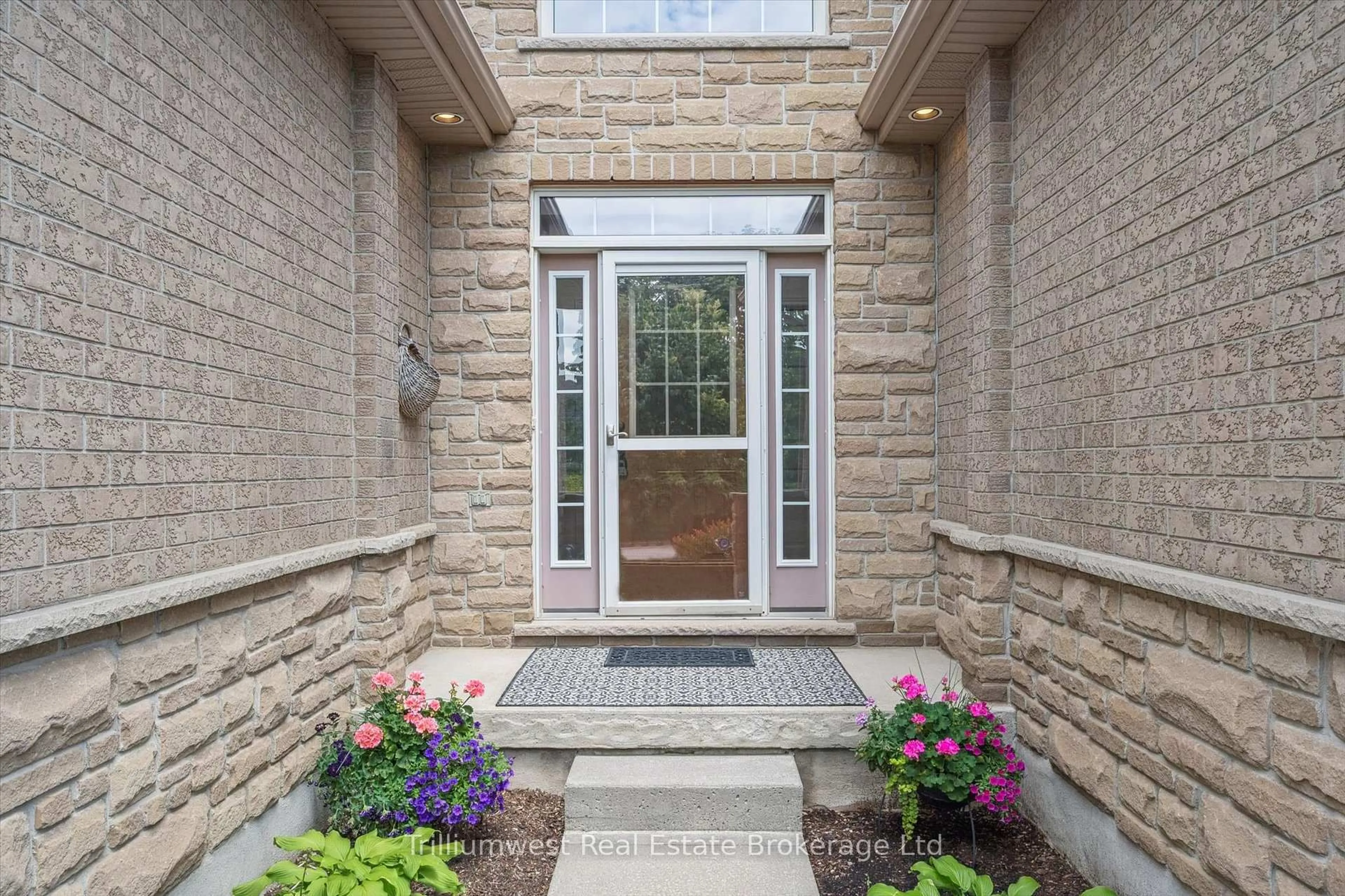 Indoor entryway for 254 Summerfield Dr #29, Guelph Ontario N1L 1R4