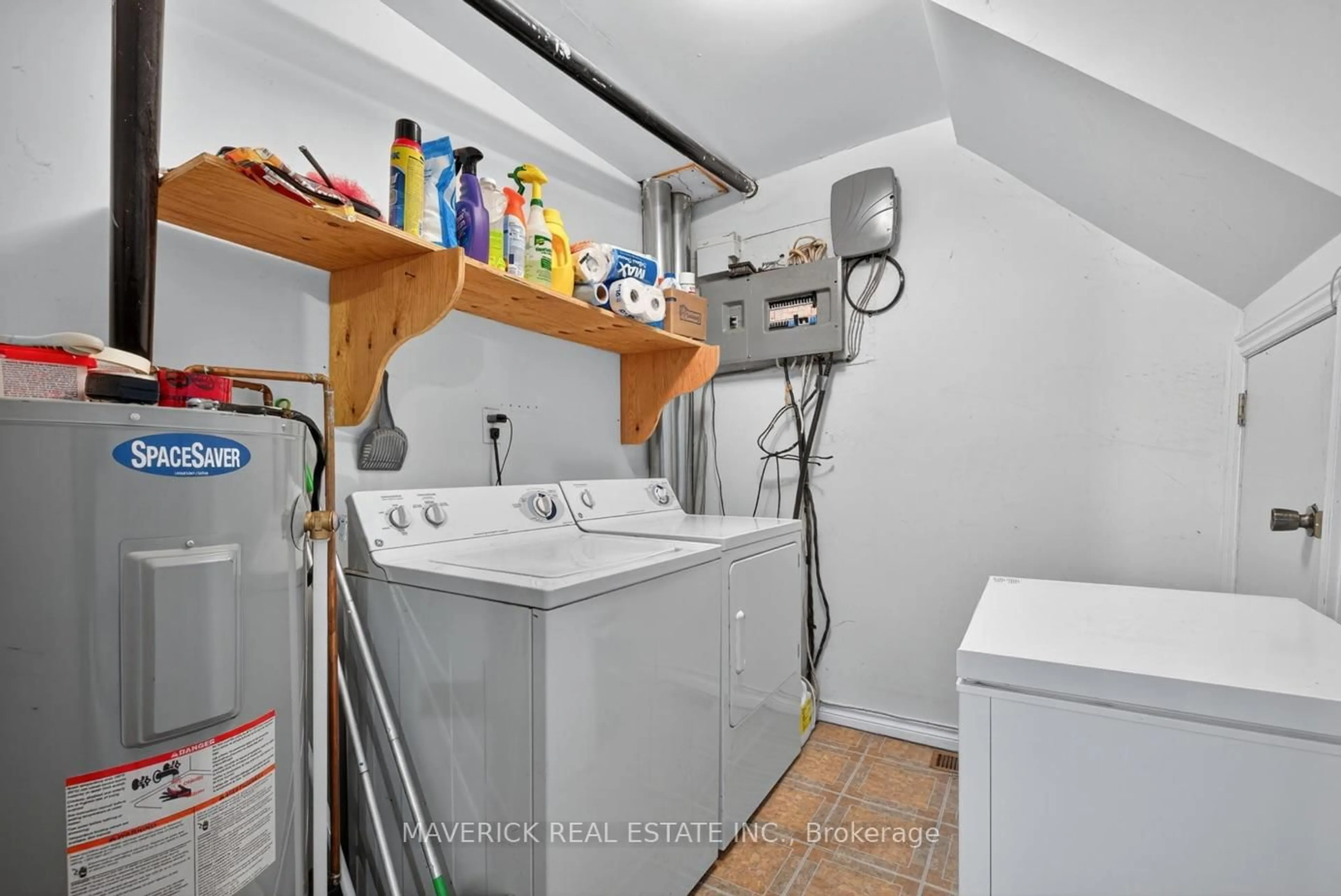 Laundry room for 7982 Railroad Line, Brooke-Alvinston Ontario N0N 1A0