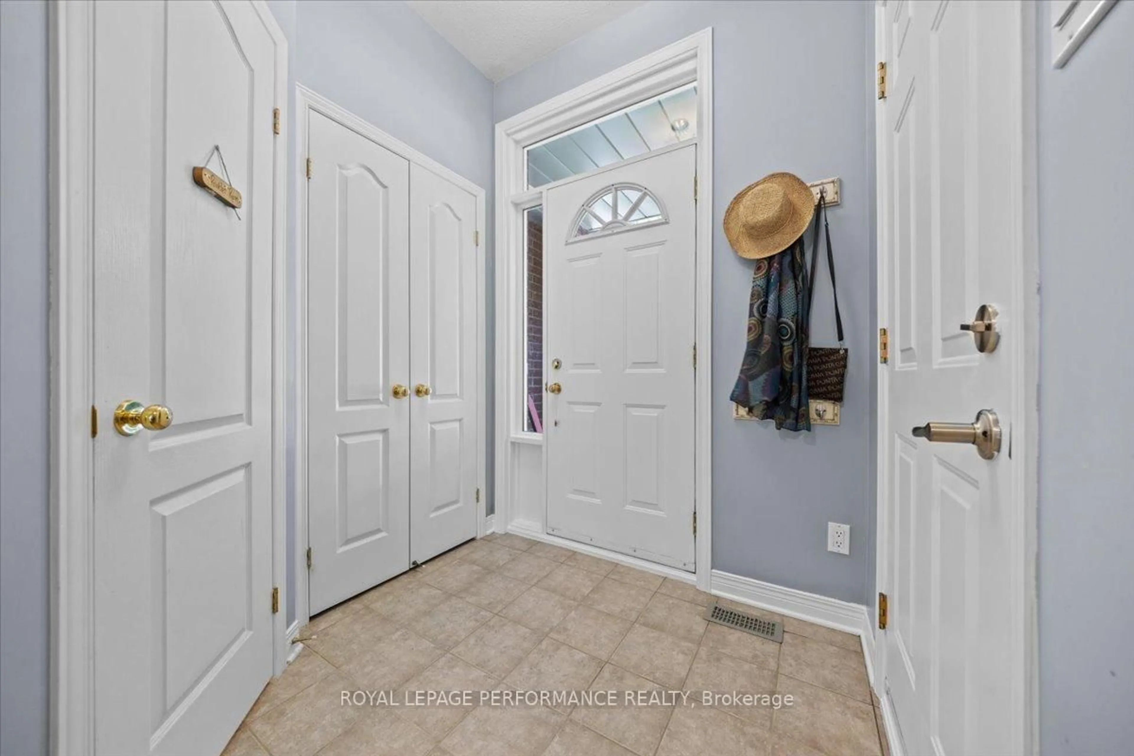 Indoor entryway for 88 Redpath Dr, Ottawa Ontario K2G 6E3