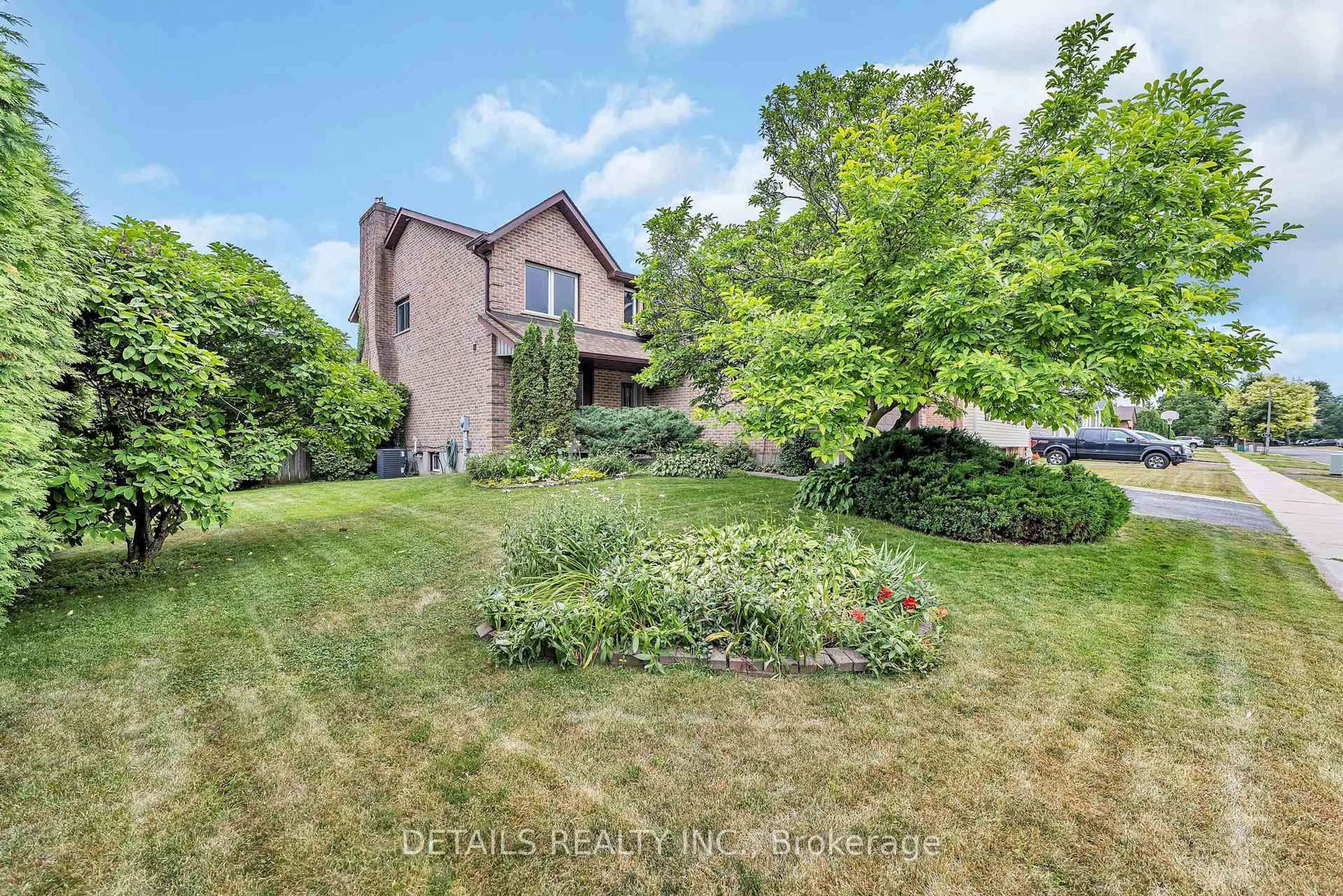 A pic from outside/outdoor area/front of a property/back of a property/a pic from drone, unknown for 1020 Ambleside Cres, Kingston Ontario K7P 2B3