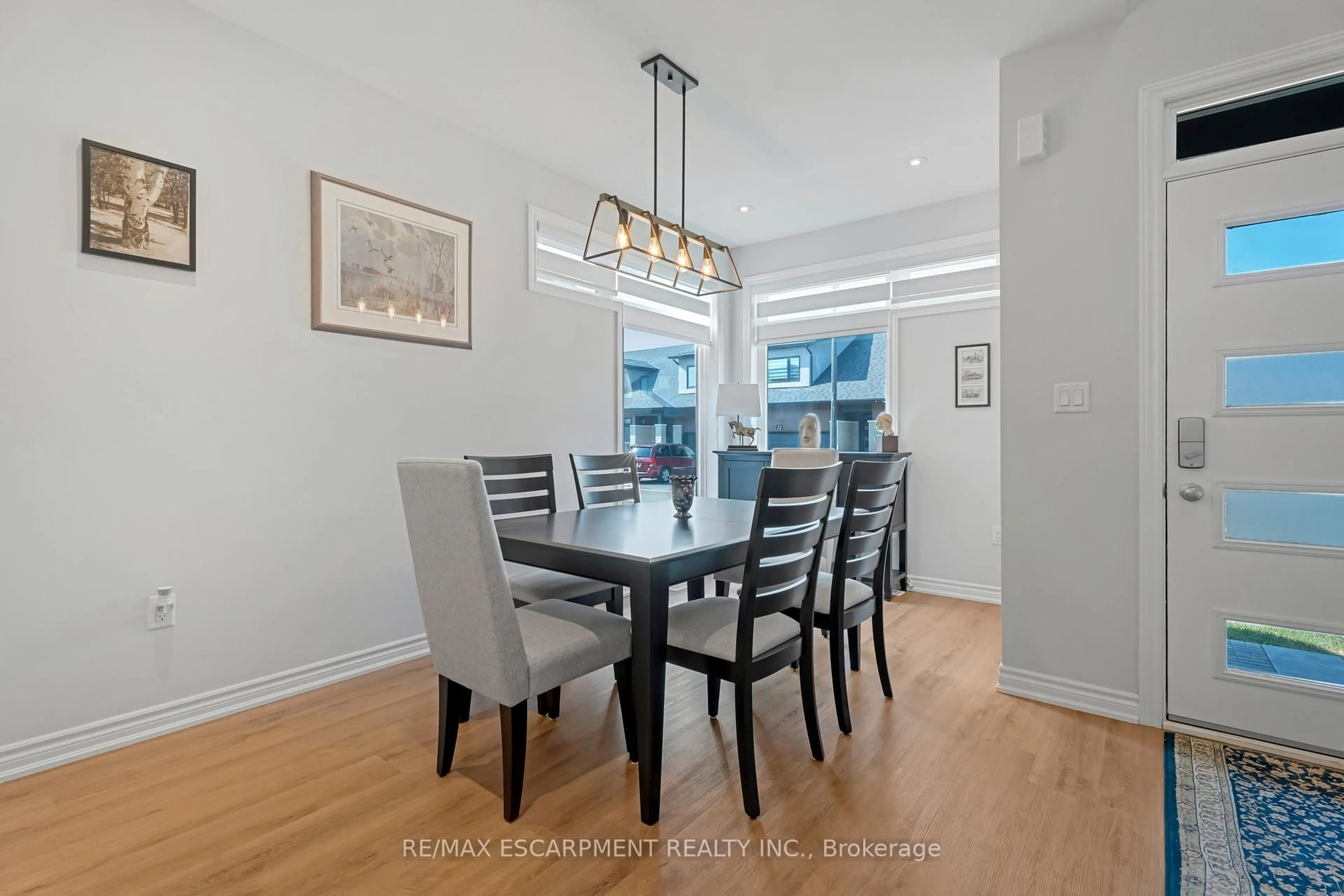 Dining room, wood/laminate floor for 19 Welch Lane, Hamilton Ontario L9C 0G1