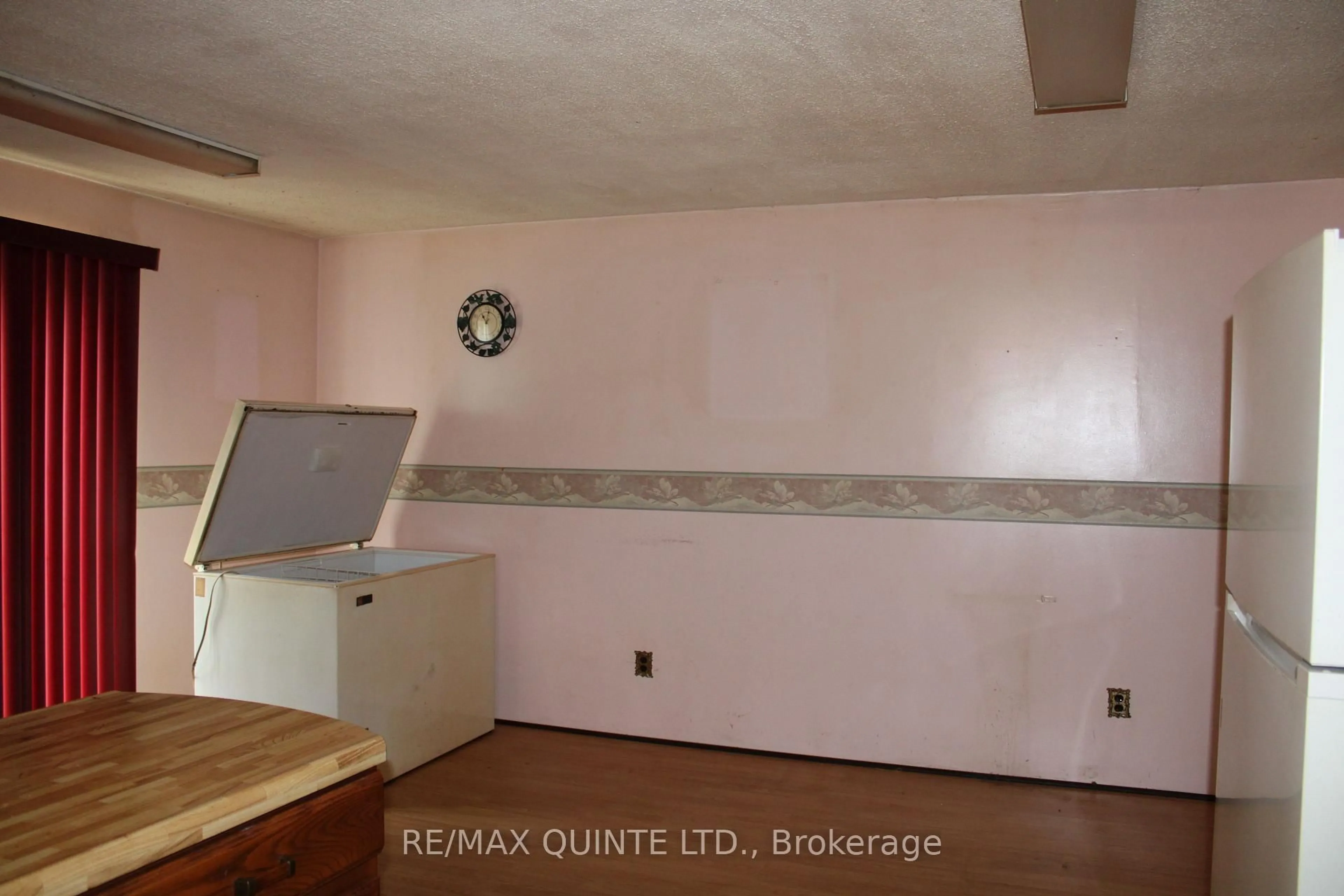 A pic of a room for 10 Terrance St, Quinte West Ontario K8V 2L5