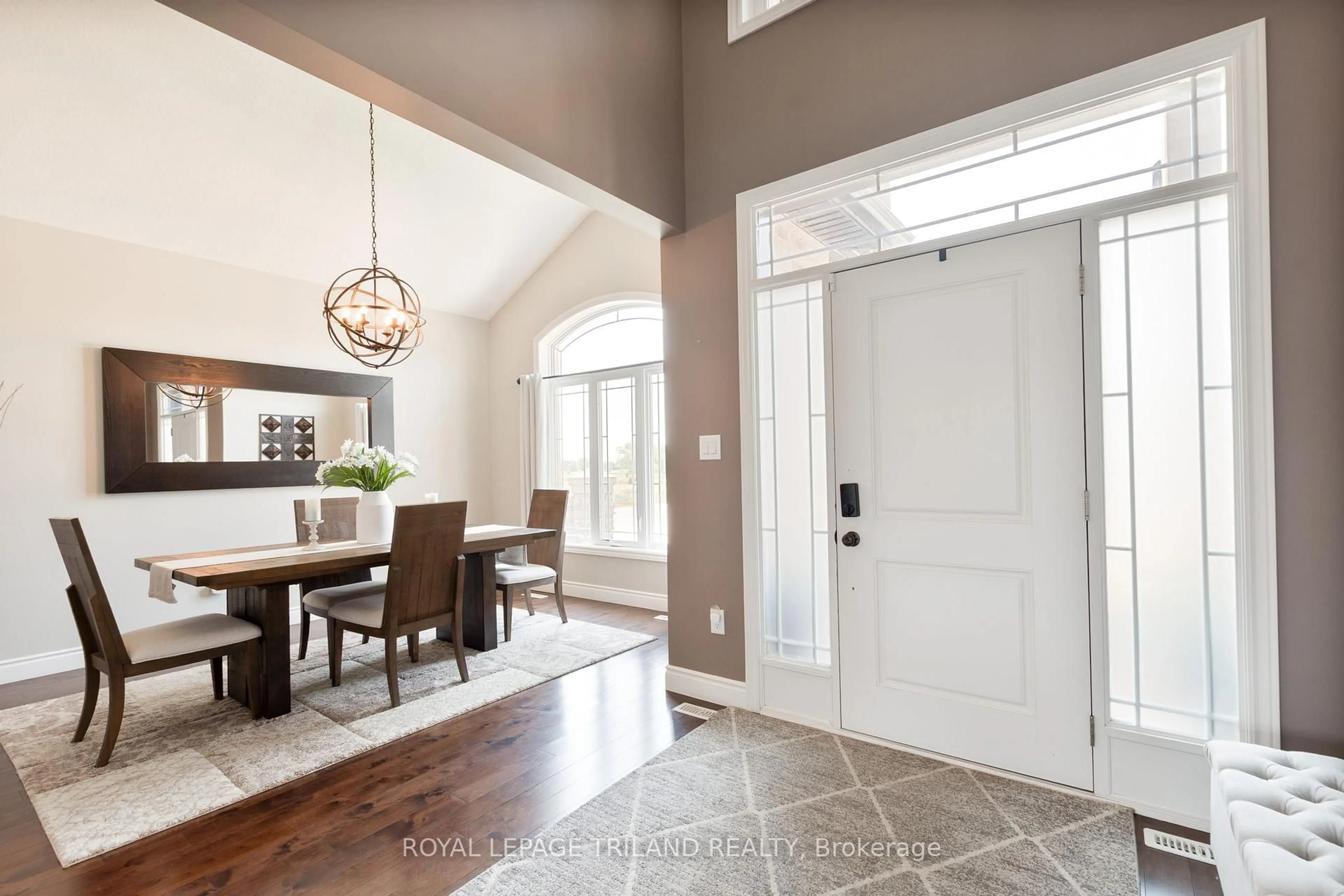 Indoor entryway for 3836 Settlement Tr, London South Ontario N6P 0A5