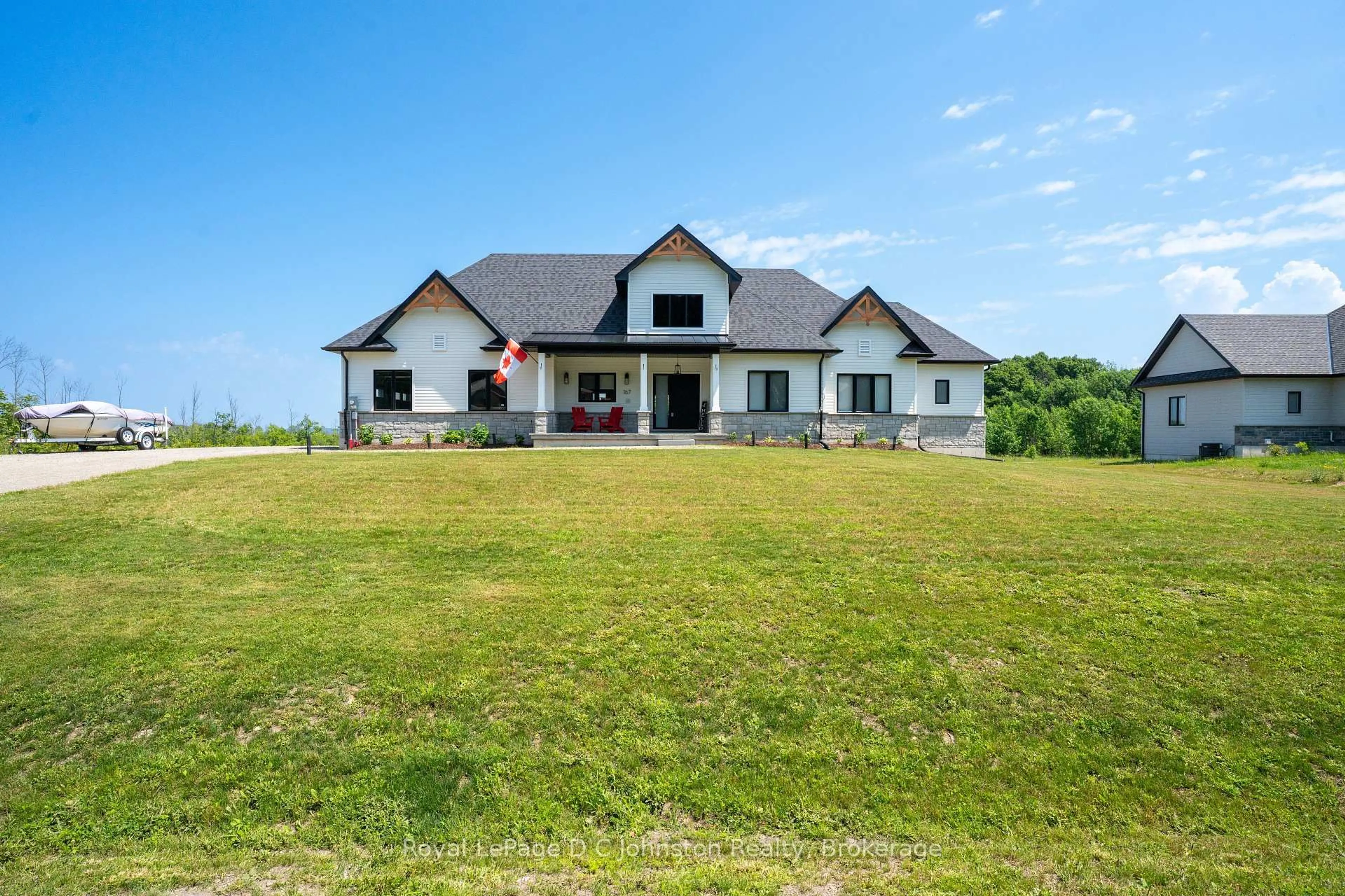 A pic from outside/outdoor area/front of a property/back of a property/a pic from drone, building for 167 Alexandria St, Georgian Bluffs Ontario N4K 0G2