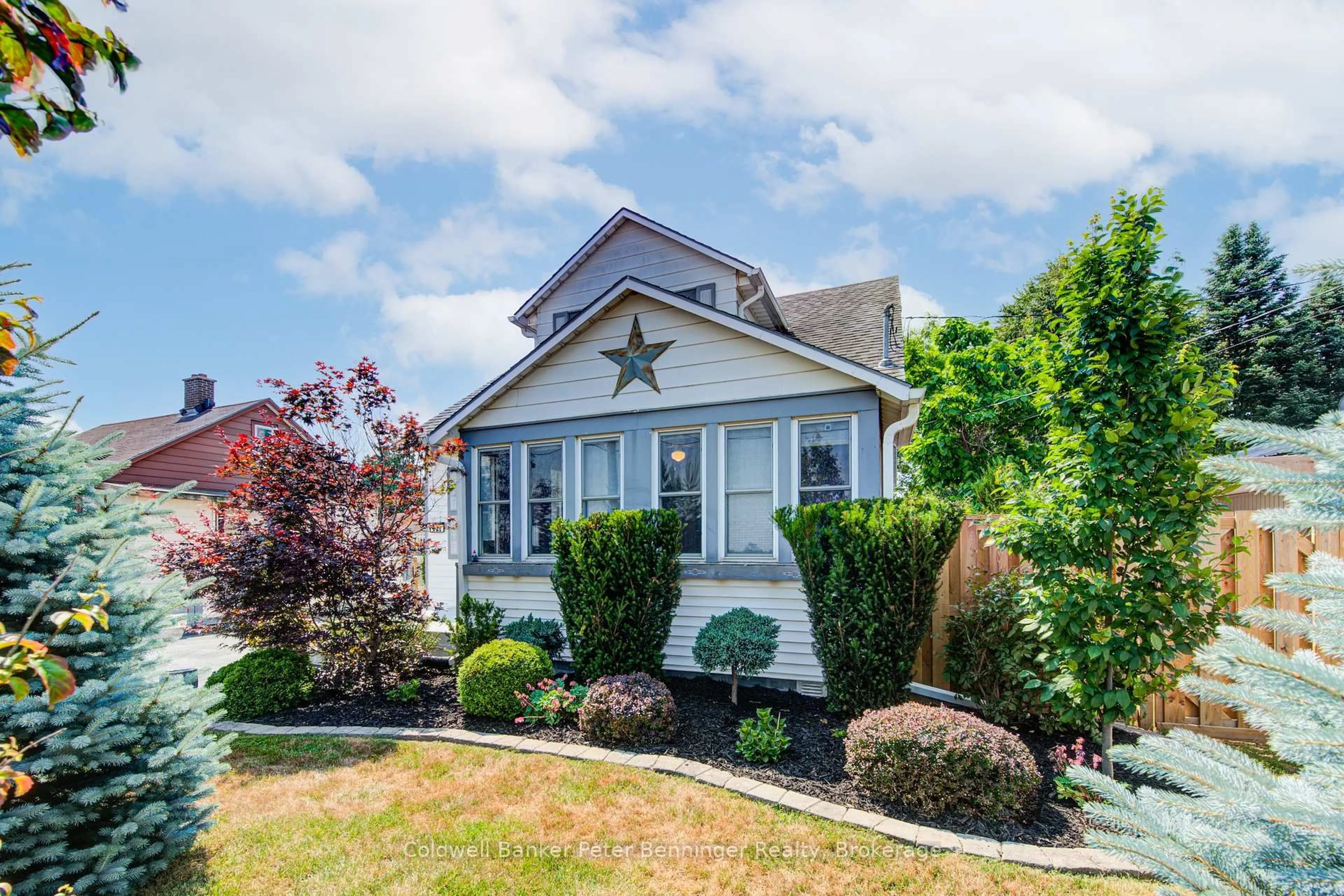 Home with vinyl exterior material, street for 222 Church St, Norfolk Ontario N4B 1T9