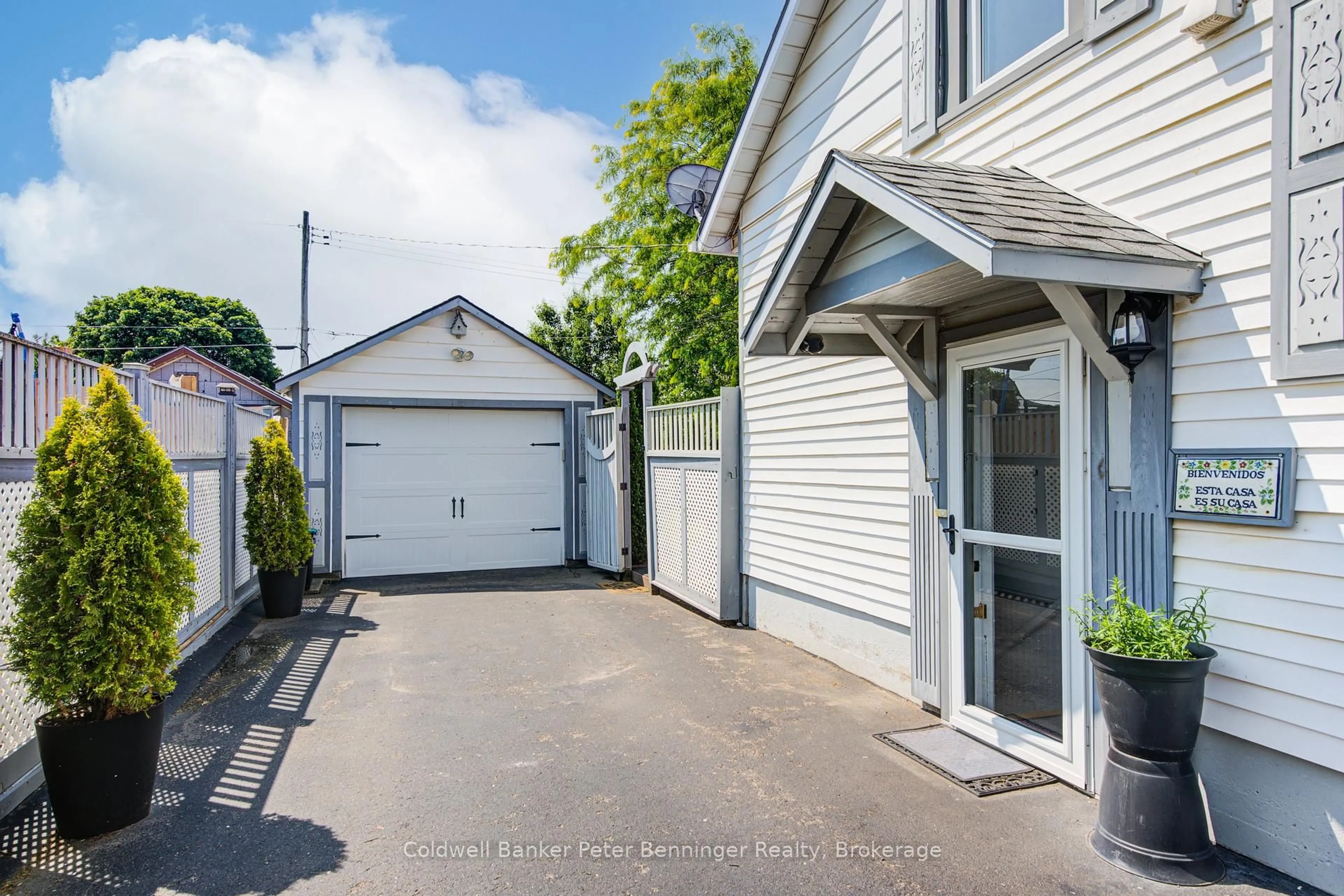 A pic from outside/outdoor area/front of a property/back of a property/a pic from drone, street for 222 Church St, Norfolk Ontario N4B 1T9