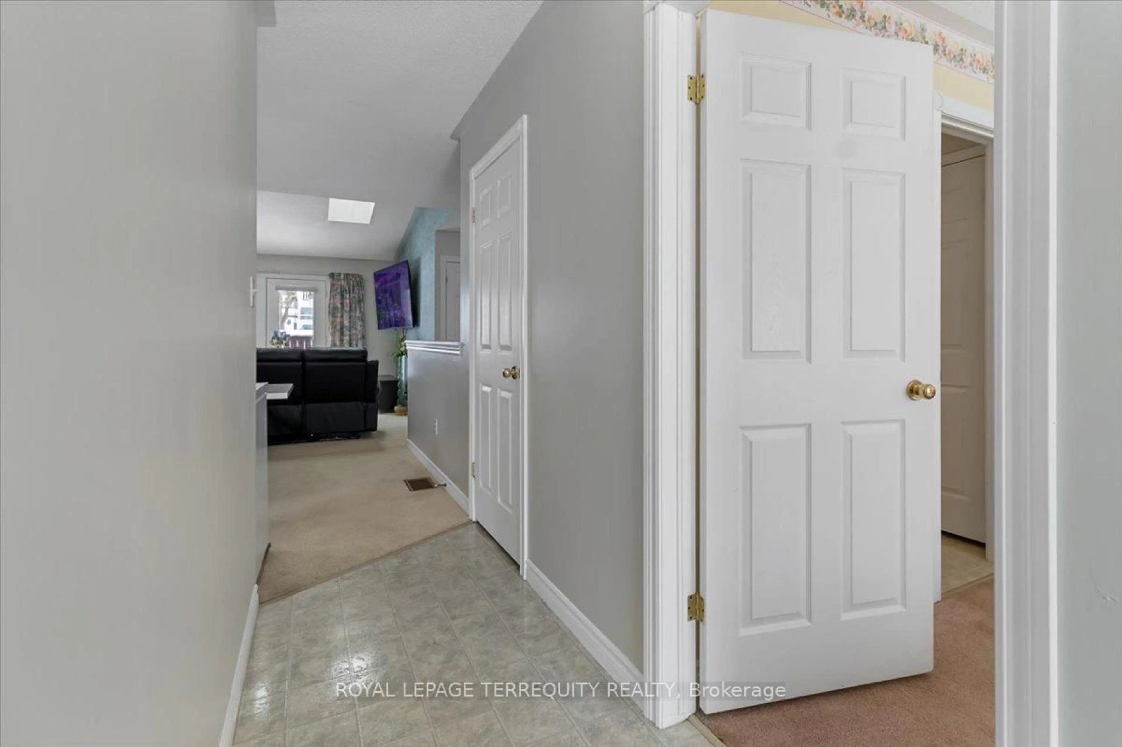 Indoor entryway for 64C Harris Ave, Brantford Ontario N3R 2E9