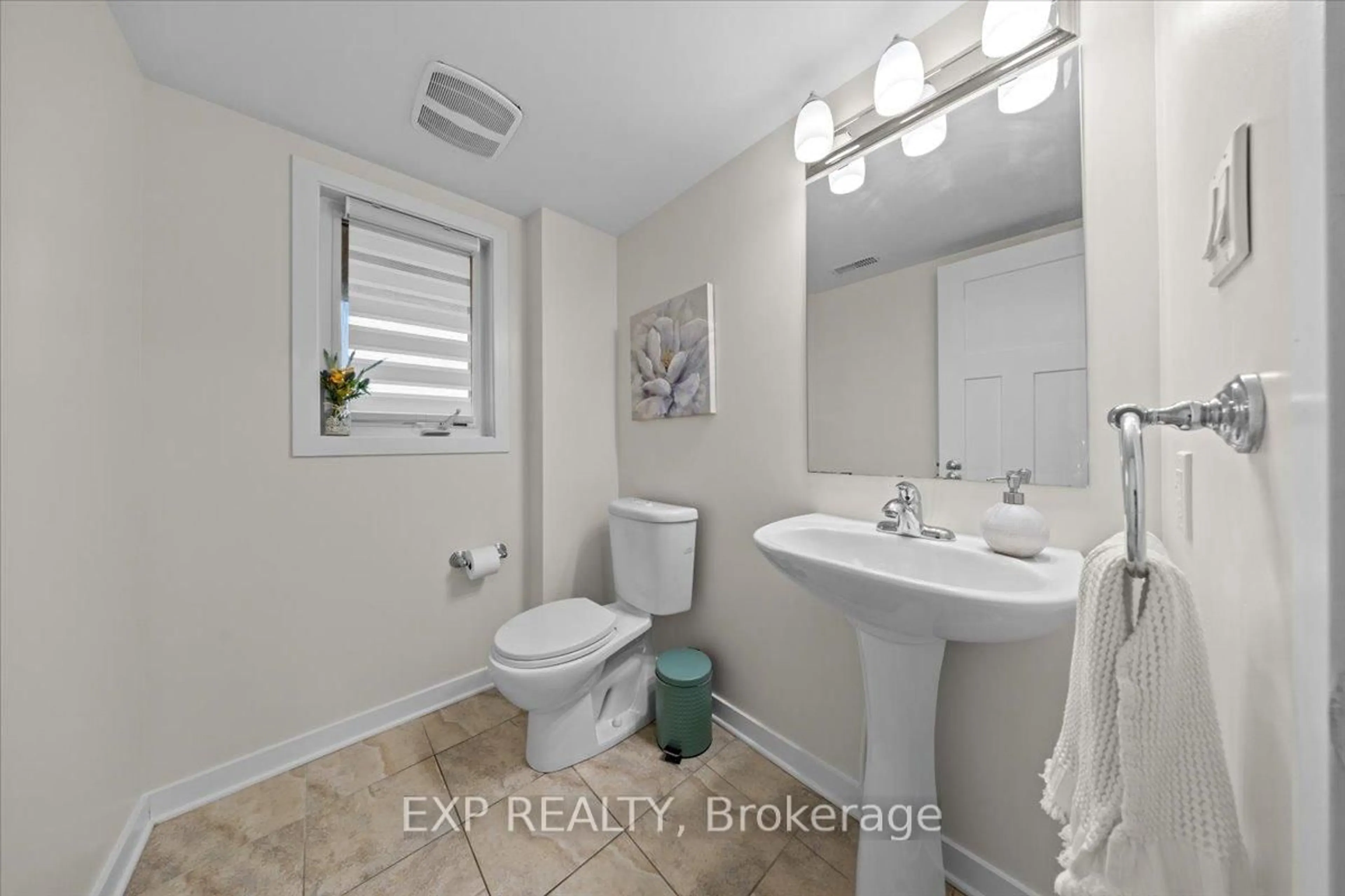 Standard bathroom, ceramic/tile floor for 168 Bluestone Private, Ottawa Ontario K4A 0X7