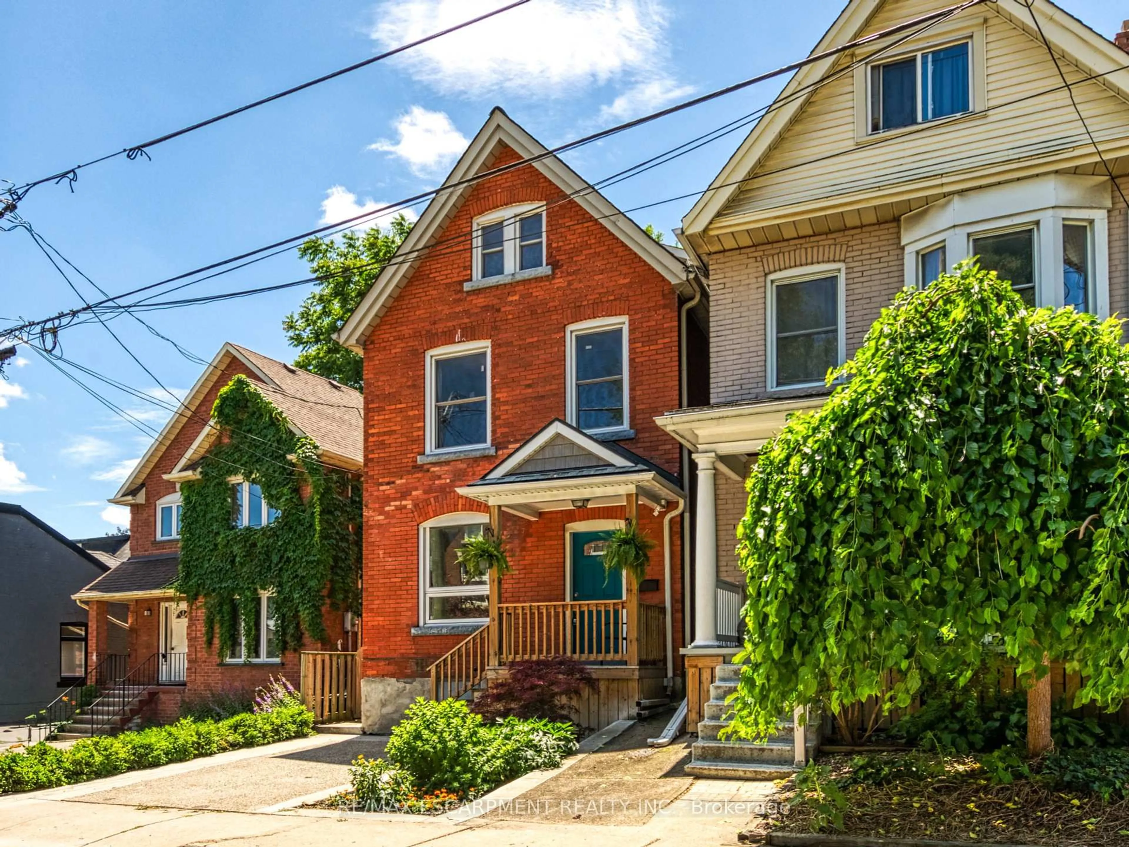 Home with brick exterior material, street for 91 Peter St, Hamilton Ontario L8R 1T5