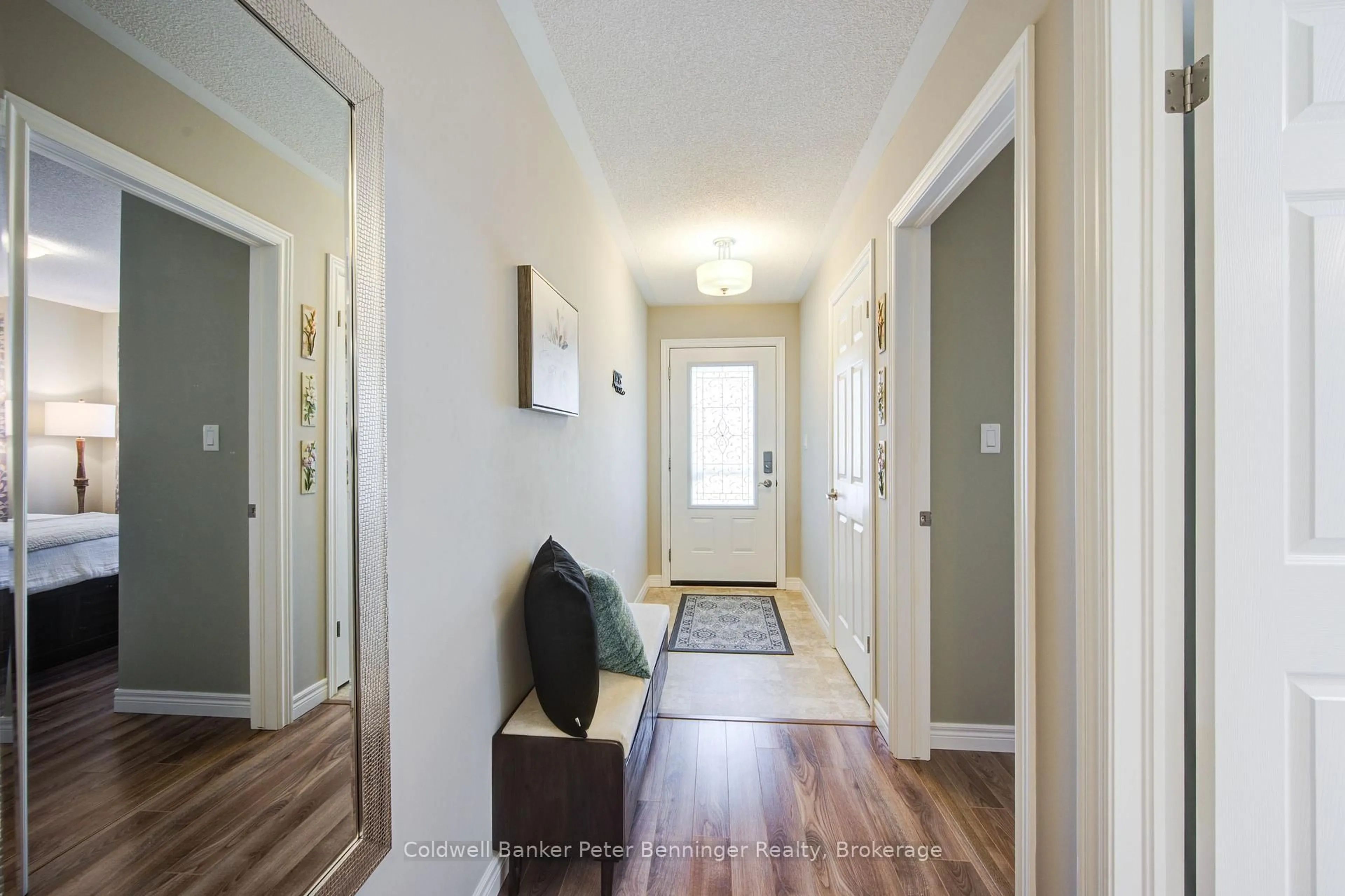 Indoor entryway for 29 Esseltine Dr, Tillsonburg Ontario N4G 0G2