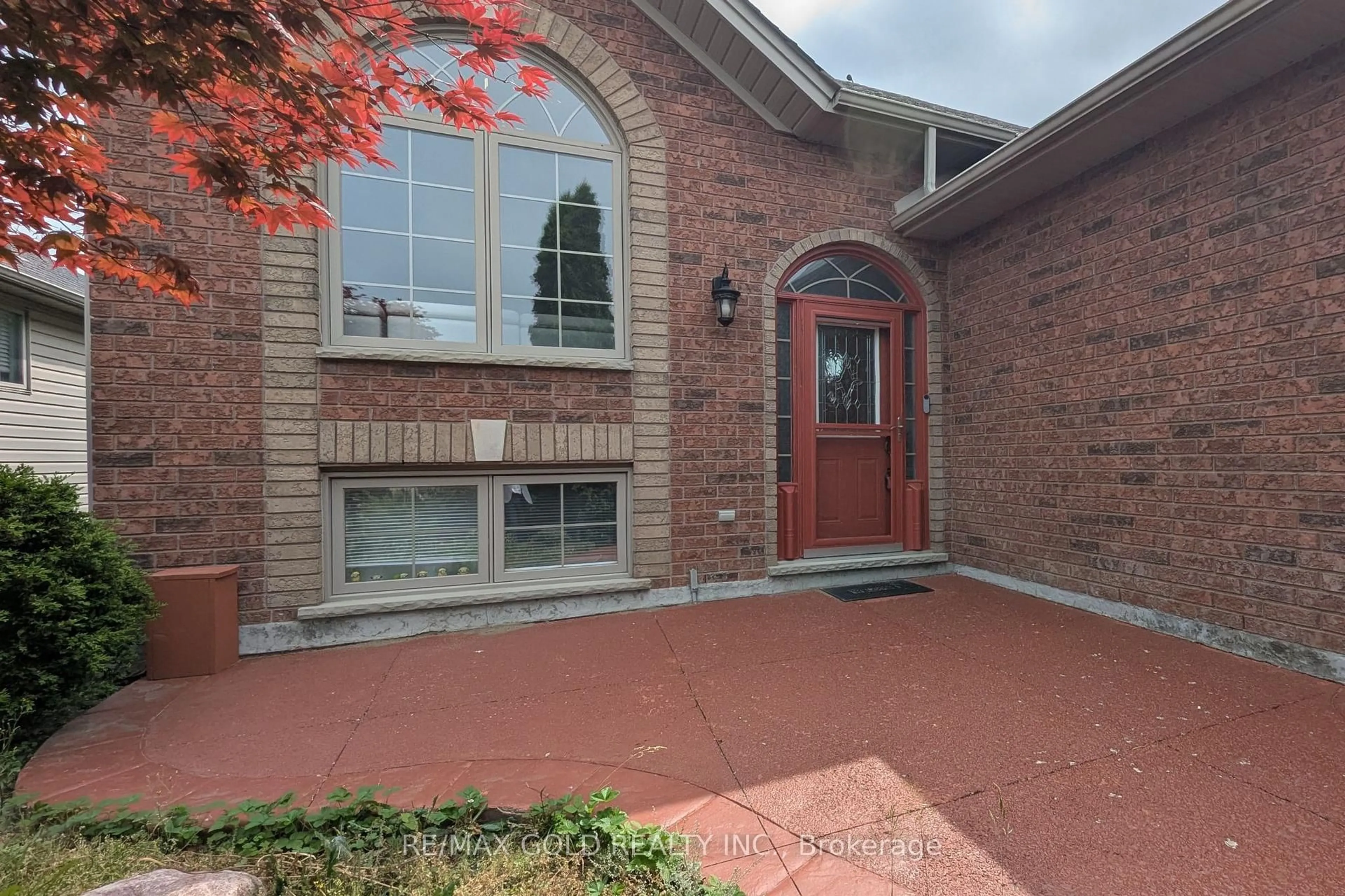 Home with brick exterior material, street for 33 Sheppard St, Brantford Ontario N3T 6R2