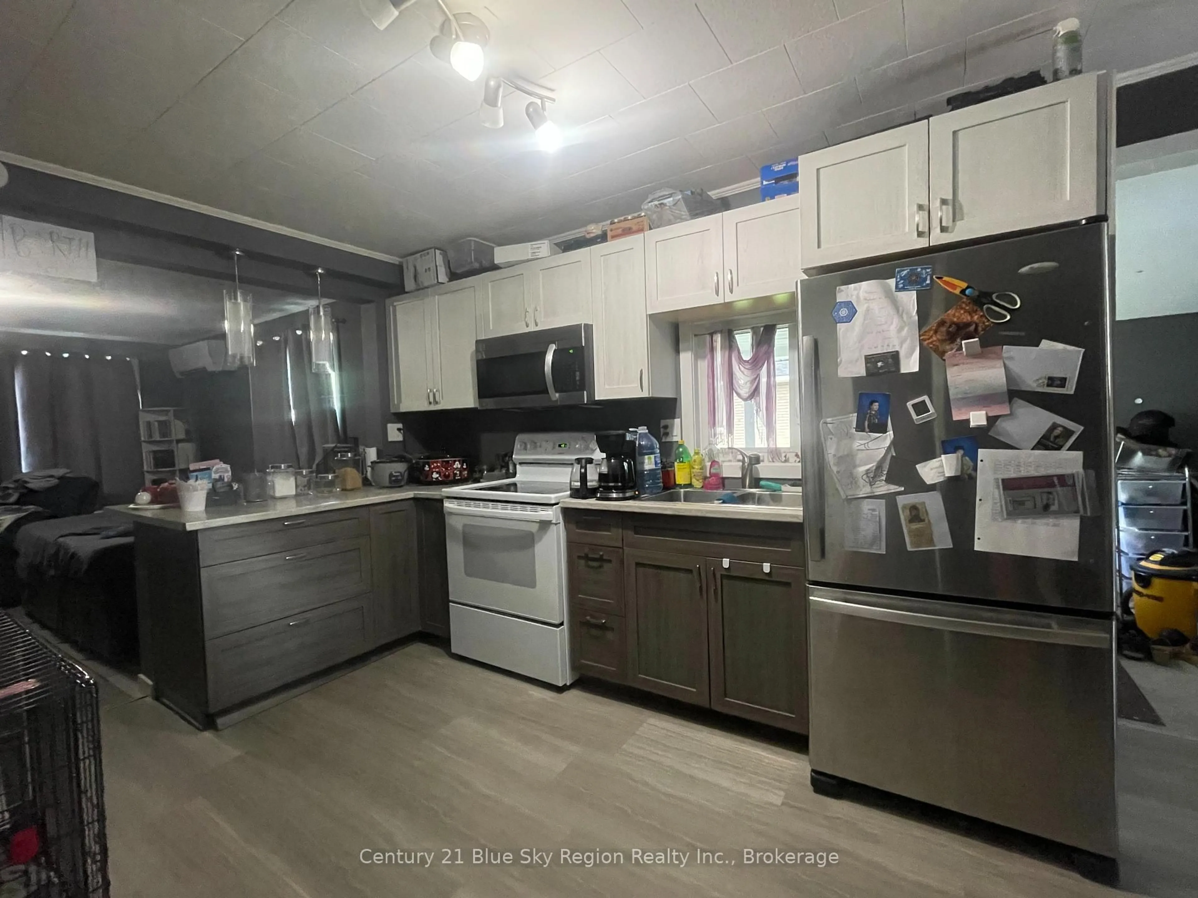 Standard kitchen, unknown for 197 Ottawa St, West Nipissing Ontario P2B 3H6