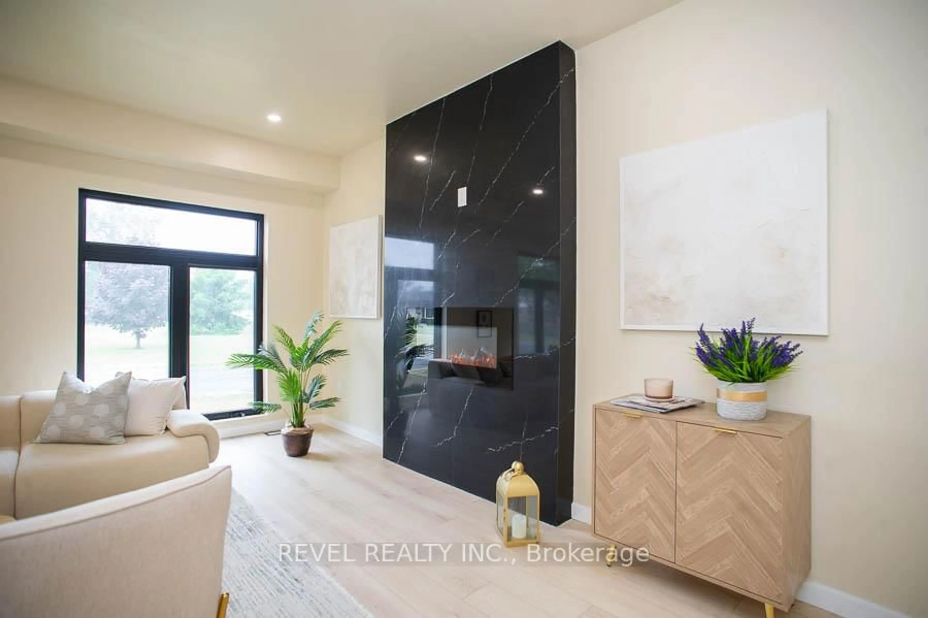 Contemporary bathroom, ceramic/tile floor for 68 Hamilton Plank Rd, Norfolk Ontario N0A 1N7