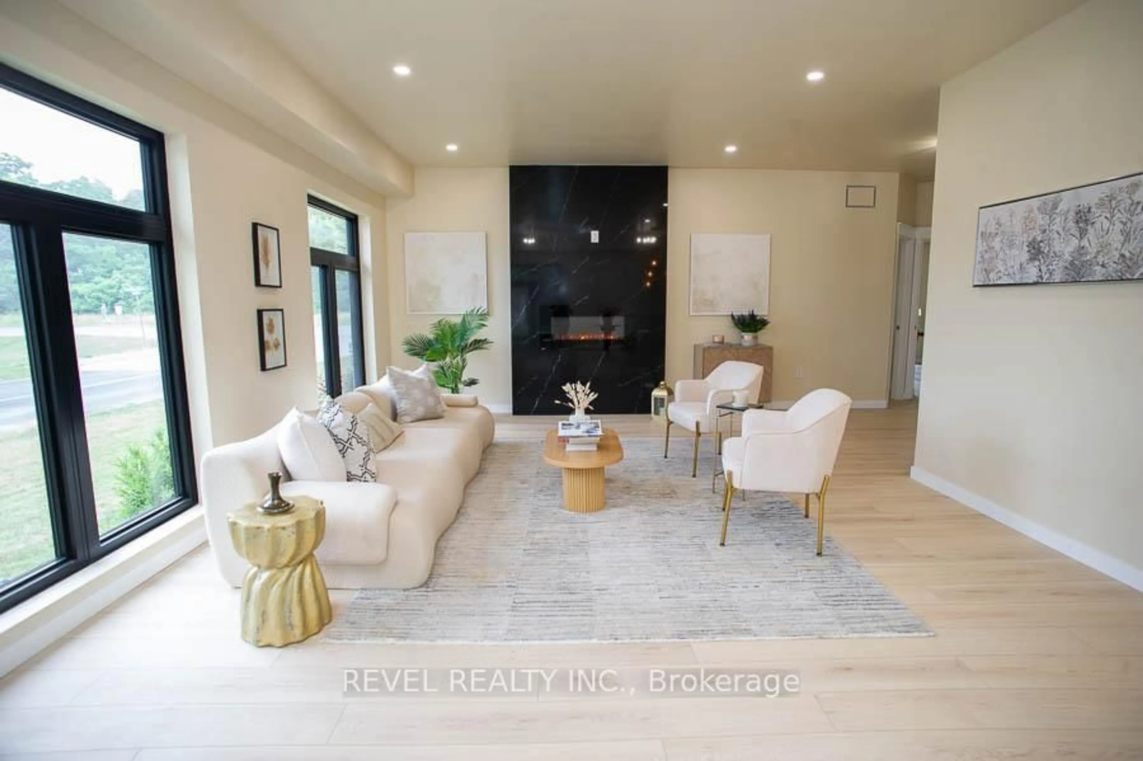 Living room with furniture, unknown for 68 Hamilton Plank Rd, Norfolk Ontario N0A 1N7