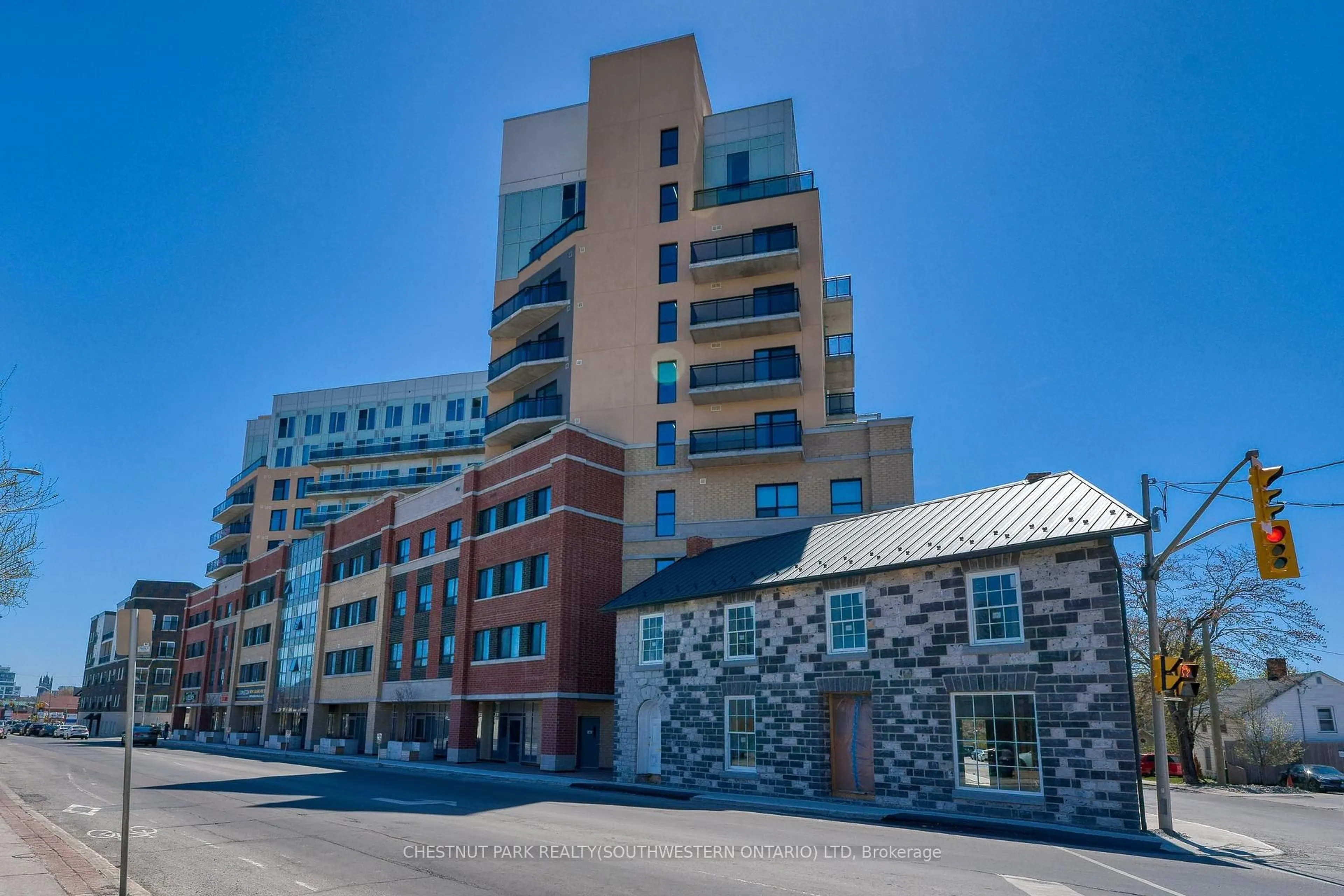 Indoor foyer for 652 Princess St #925, Kingston Ontario K7L 1E5